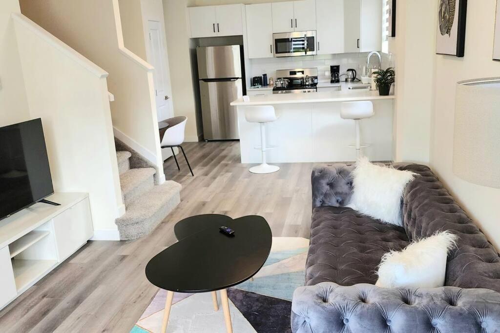 Beautiful 3 bedroom In downtown