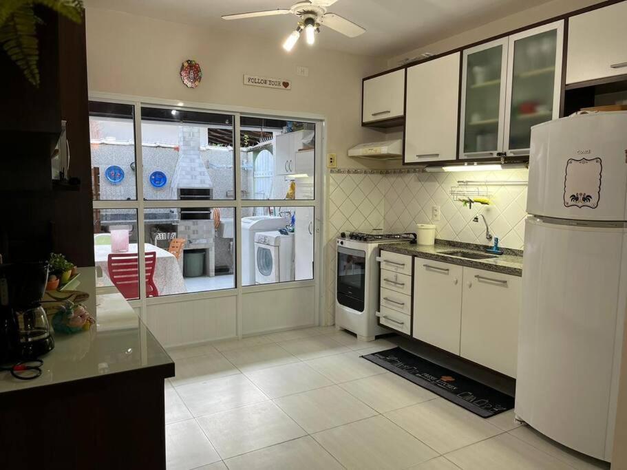 Linda Casa em Juquehy - Condomínio com Piscina