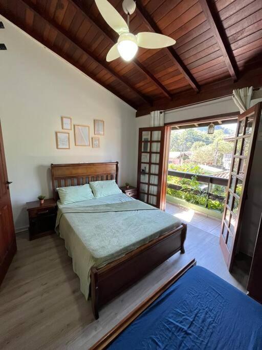 Linda Casa em Juquehy - Condomínio com Piscina