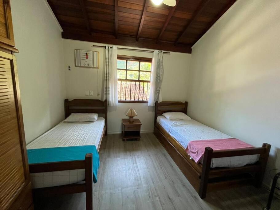 Linda Casa em Juquehy - Condomínio com Piscina