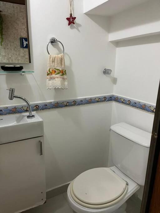 Linda Casa em Juquehy - Condomínio com Piscina