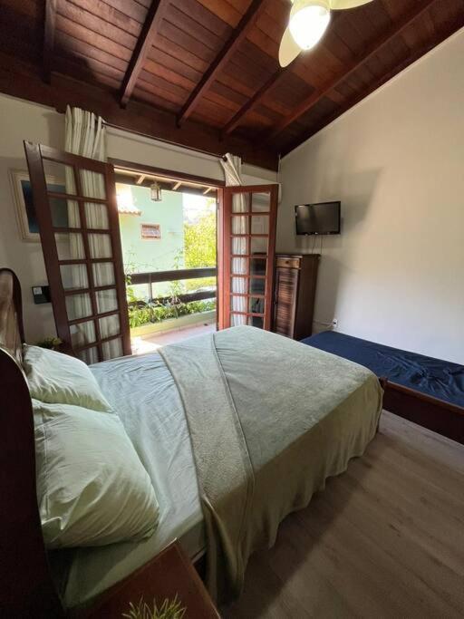 Linda Casa em Juquehy - Condomínio com Piscina