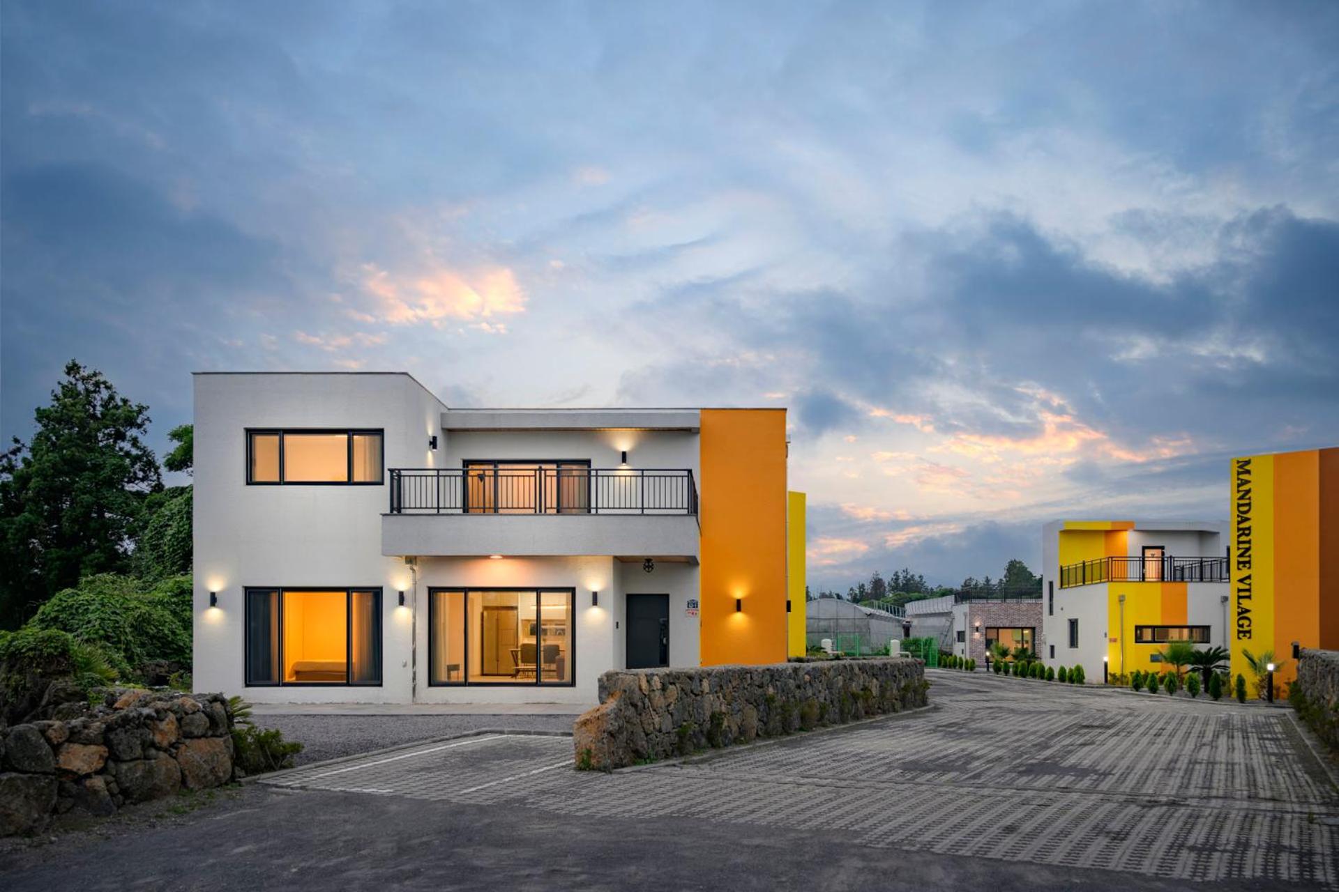 Mandarine Village