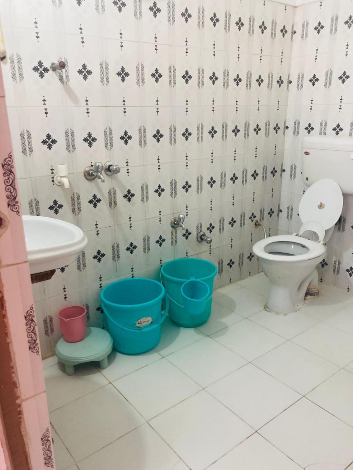 Hotel diyaraj barkot sarukhet