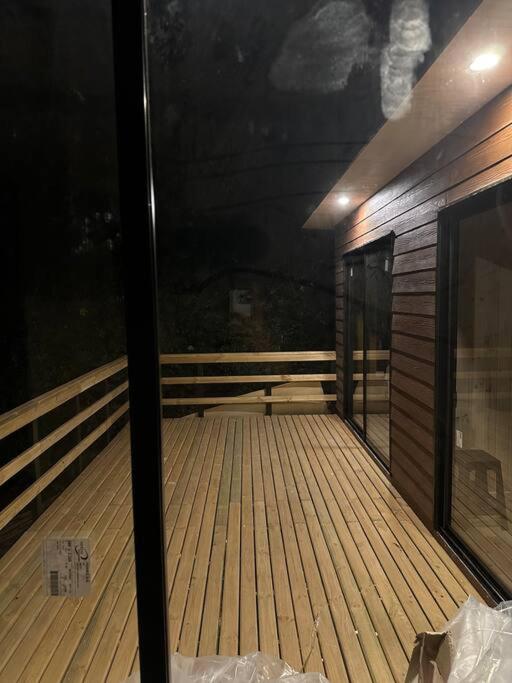 Noche de descanso y tinaja con vista al bosque