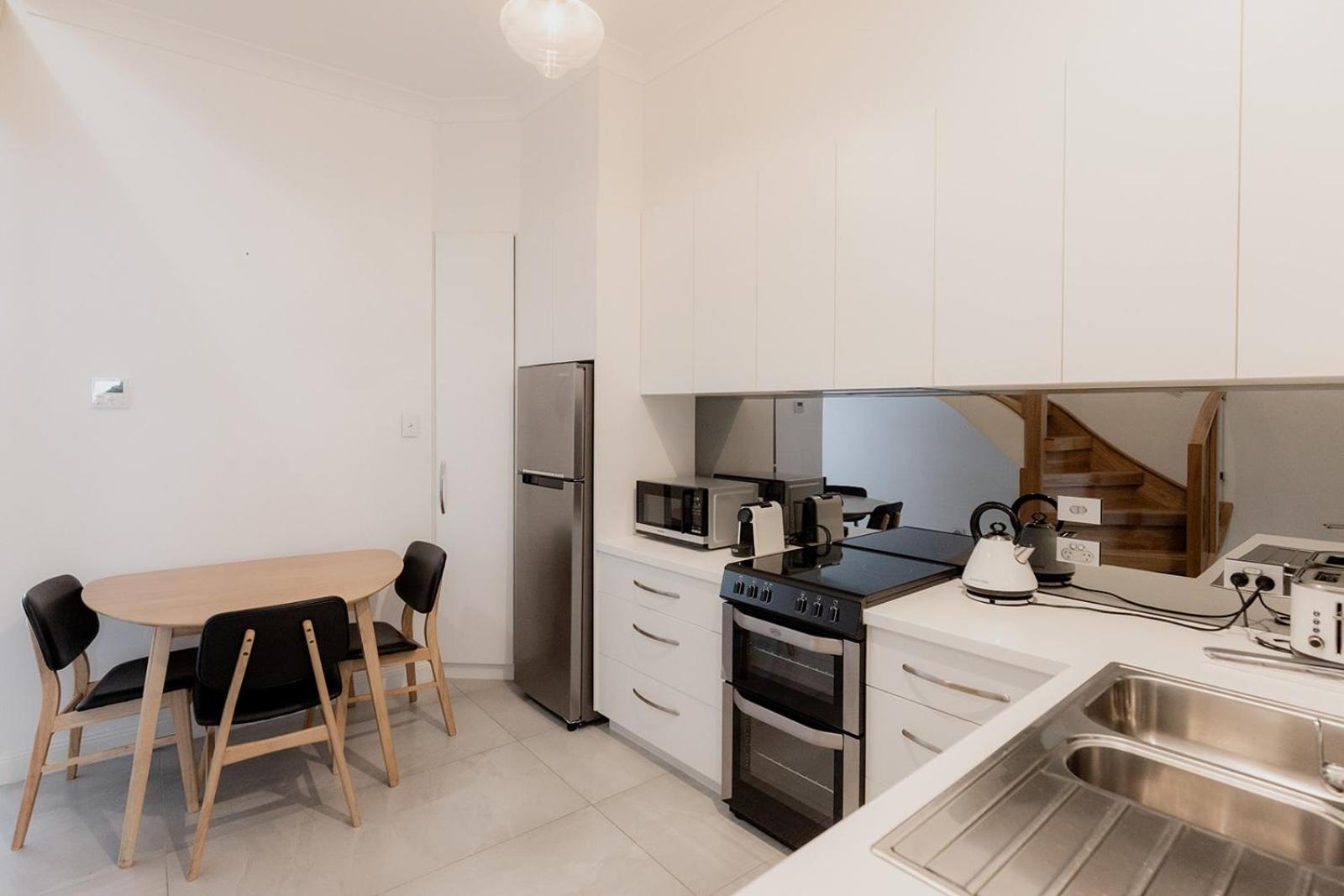 Brisbane Terrace One - Inner city with parking