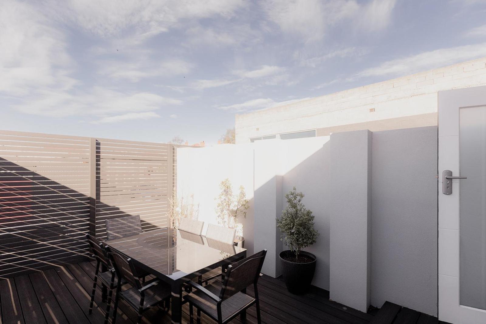 Brisbane Terrace One - Inner city with parking