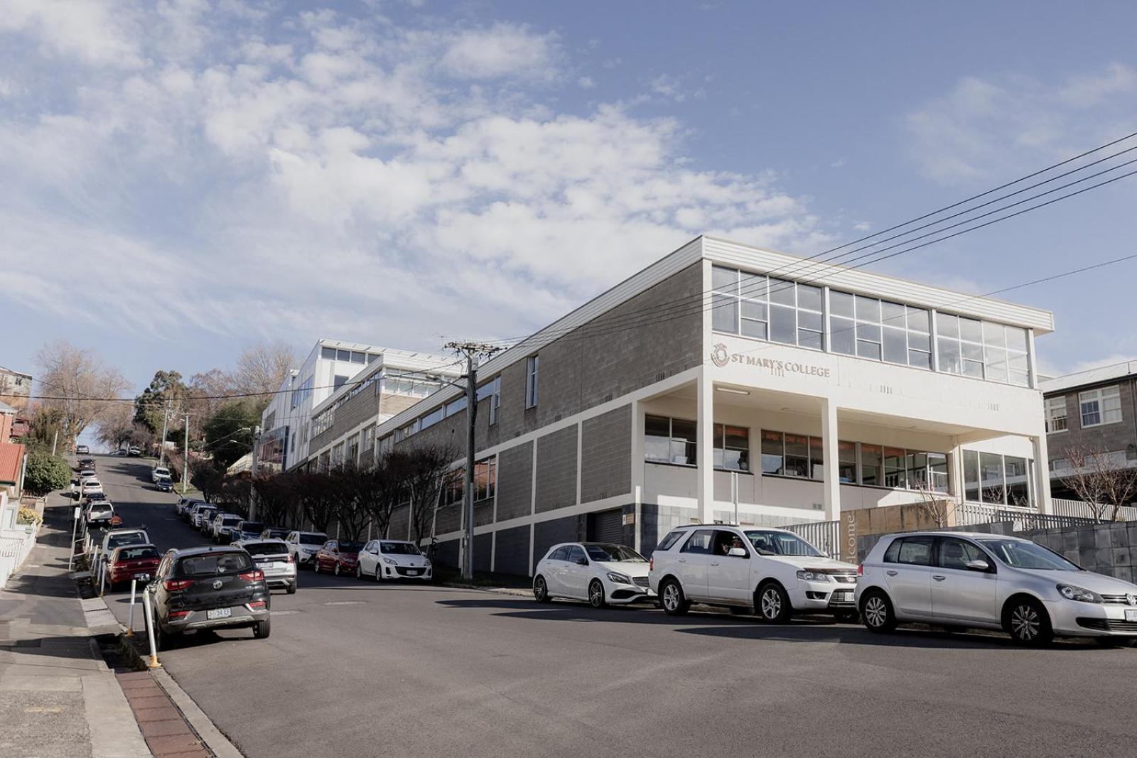 Brisbane Terrace One - Inner city with parking