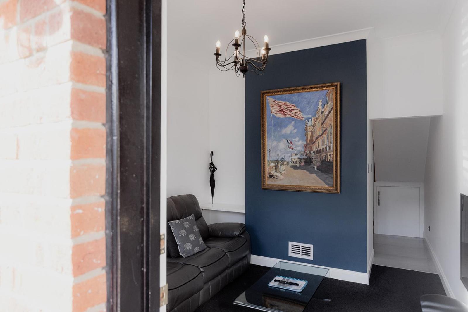 Brisbane Terrace One - Inner city with parking
