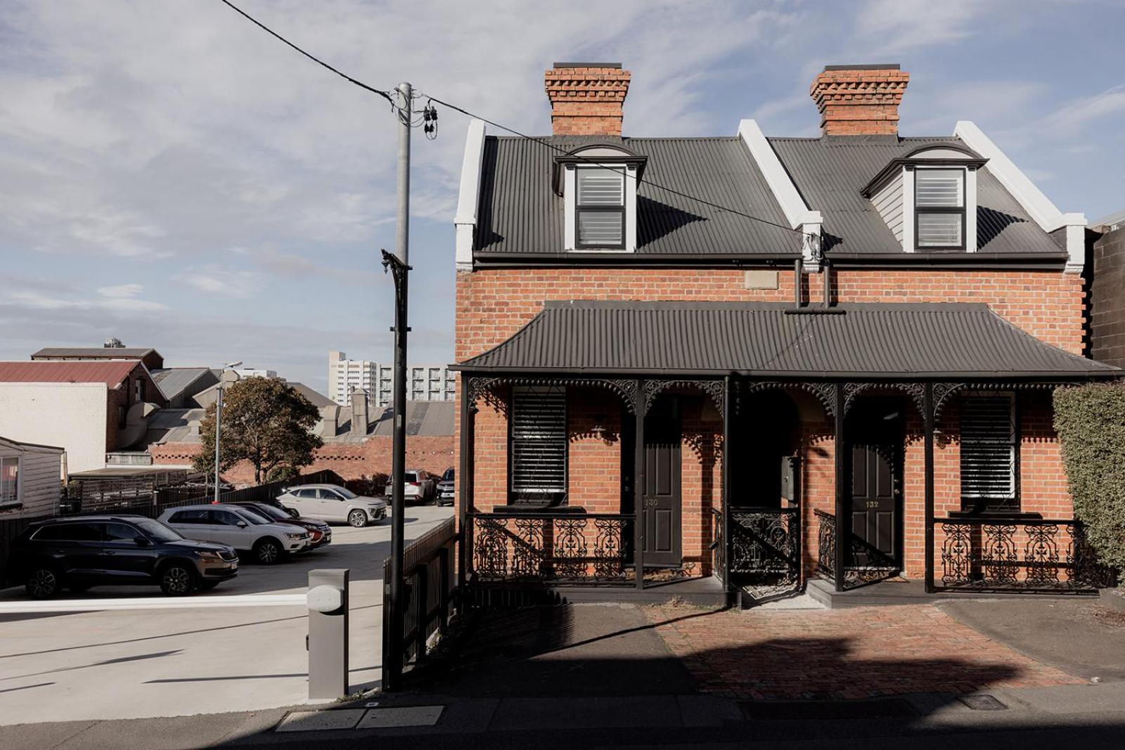 Brisbane Terrace One - Inner city with parking