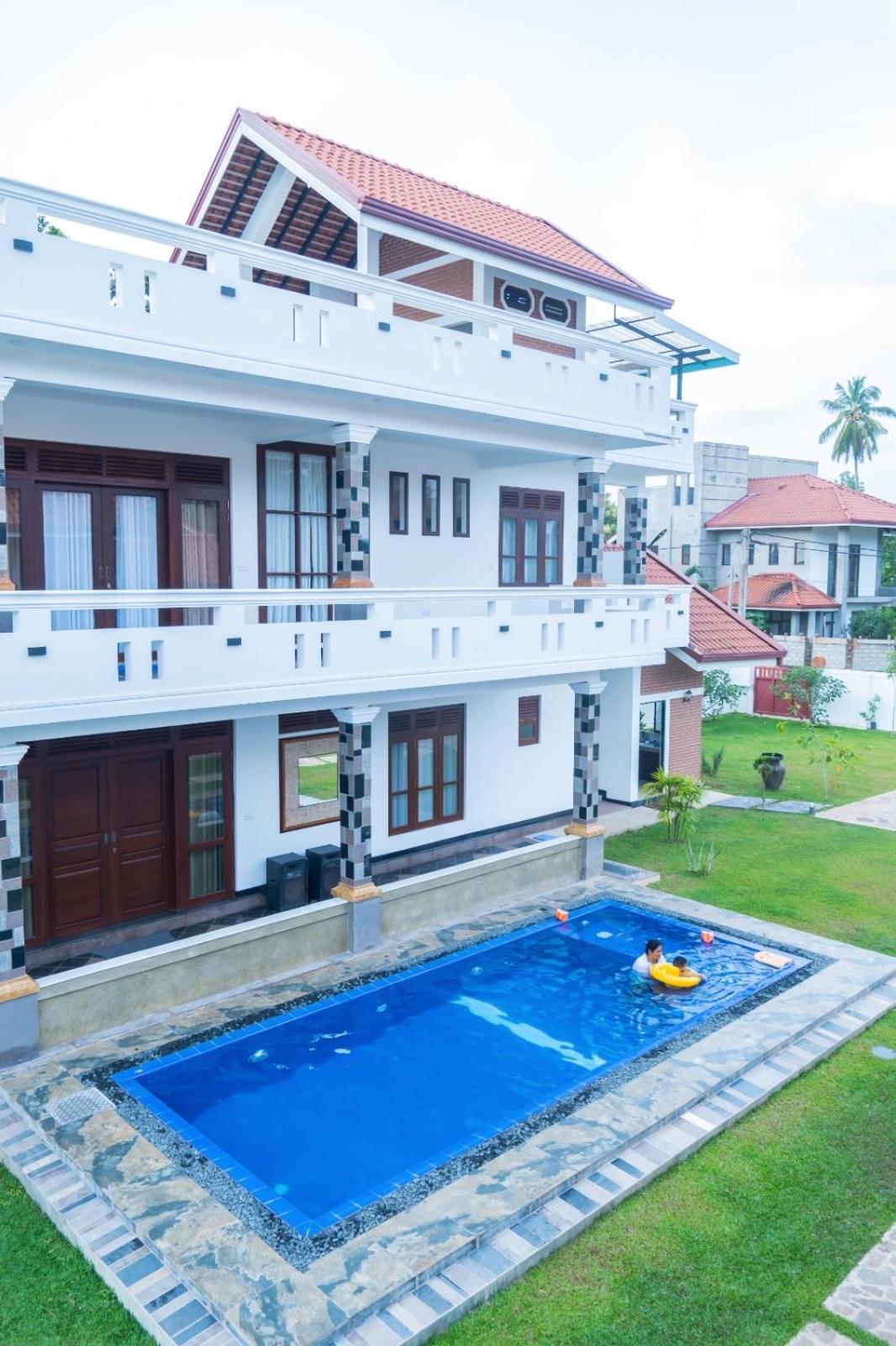 Rivershore Villas