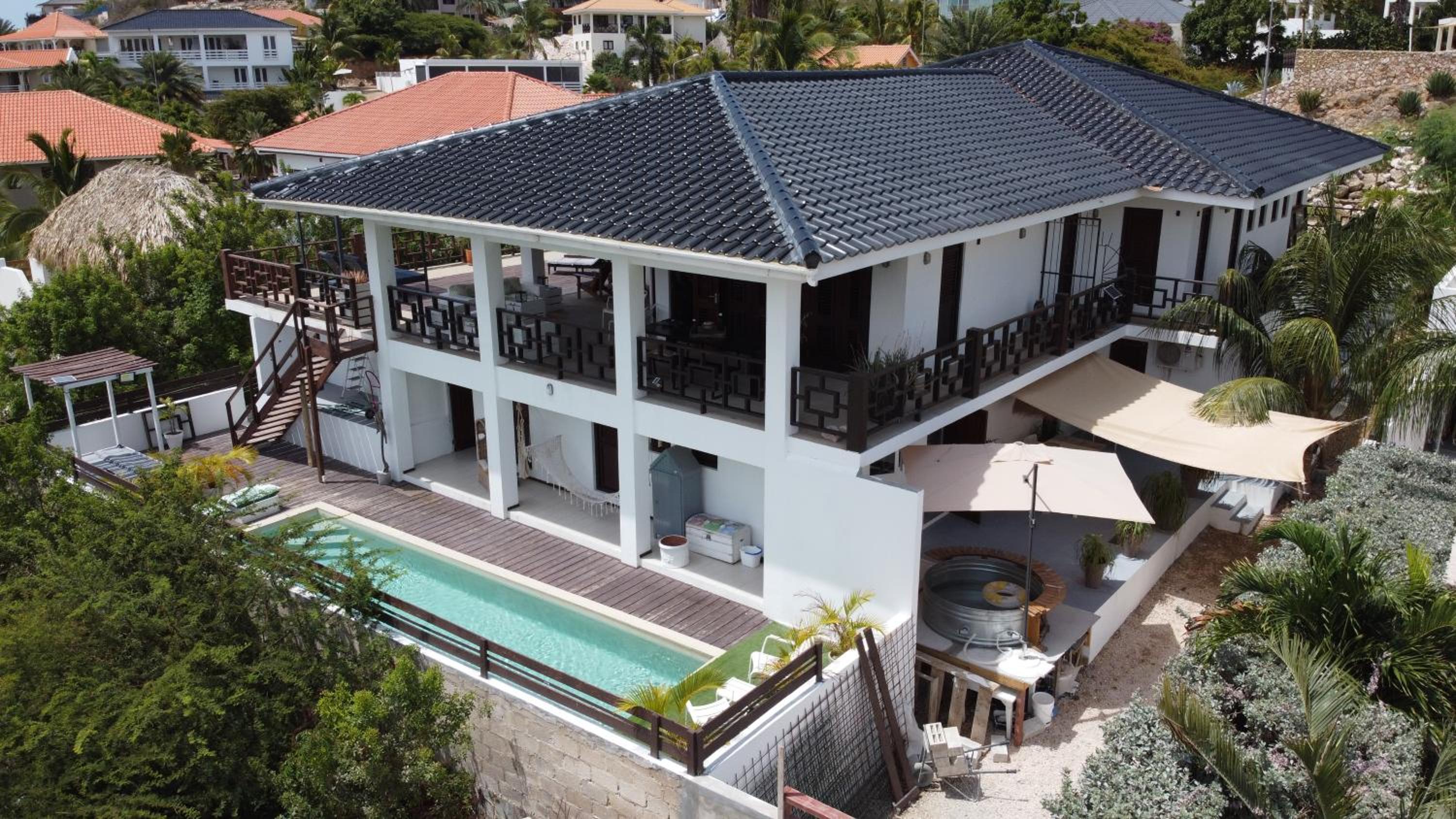 Beautiful Villa with pool near the beach for groups