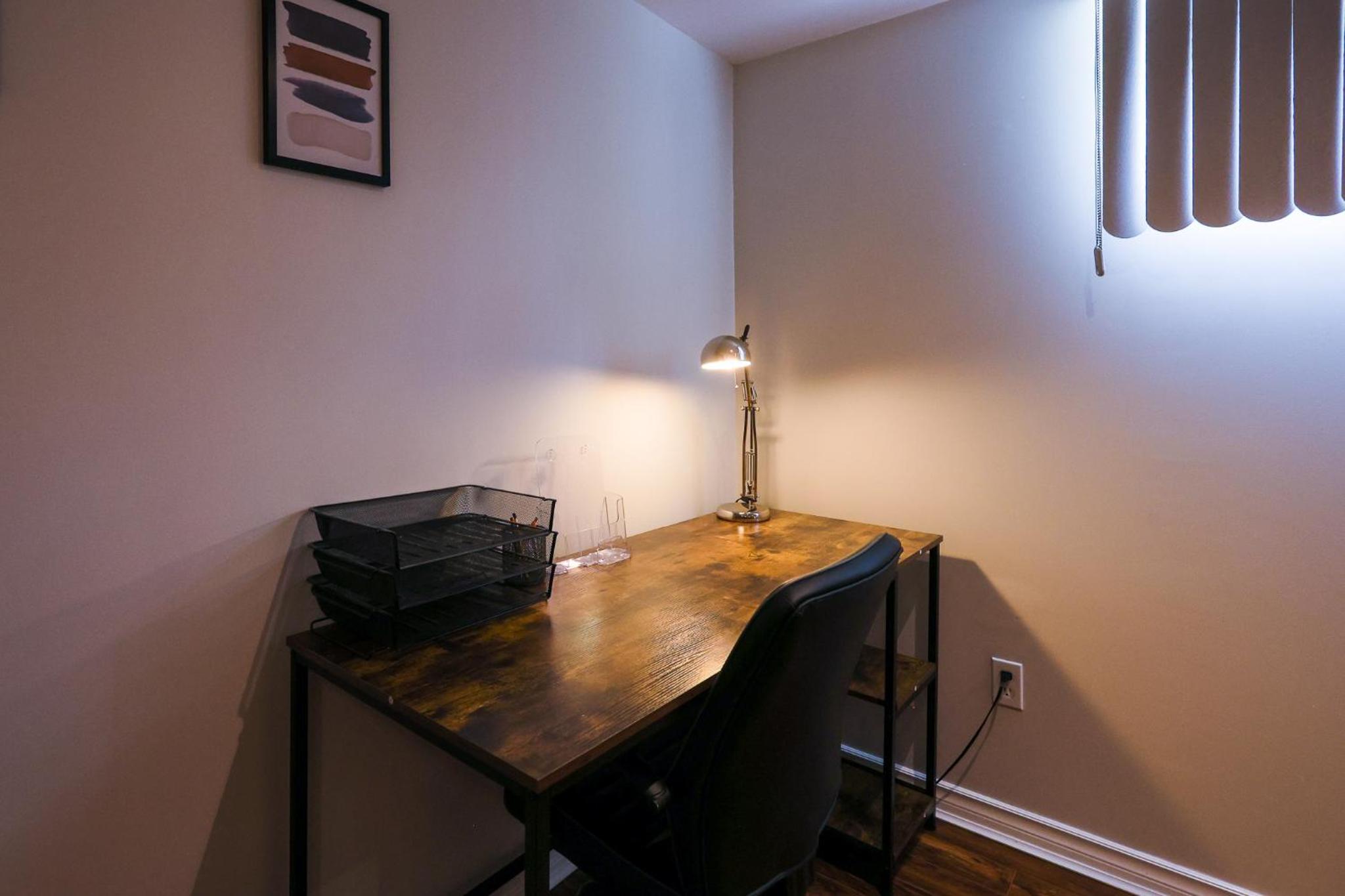 1,200sq ft comfy home, perfect location, luxury bedding, feels like home!