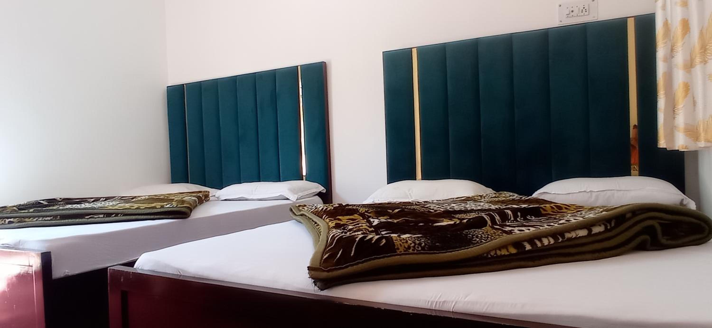 Hotel diyaraj barkot sarukhet