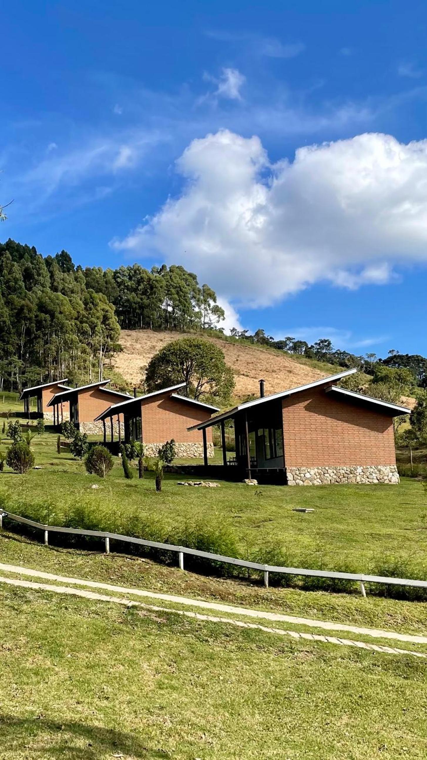 4 Estações & Chalé da Pedra