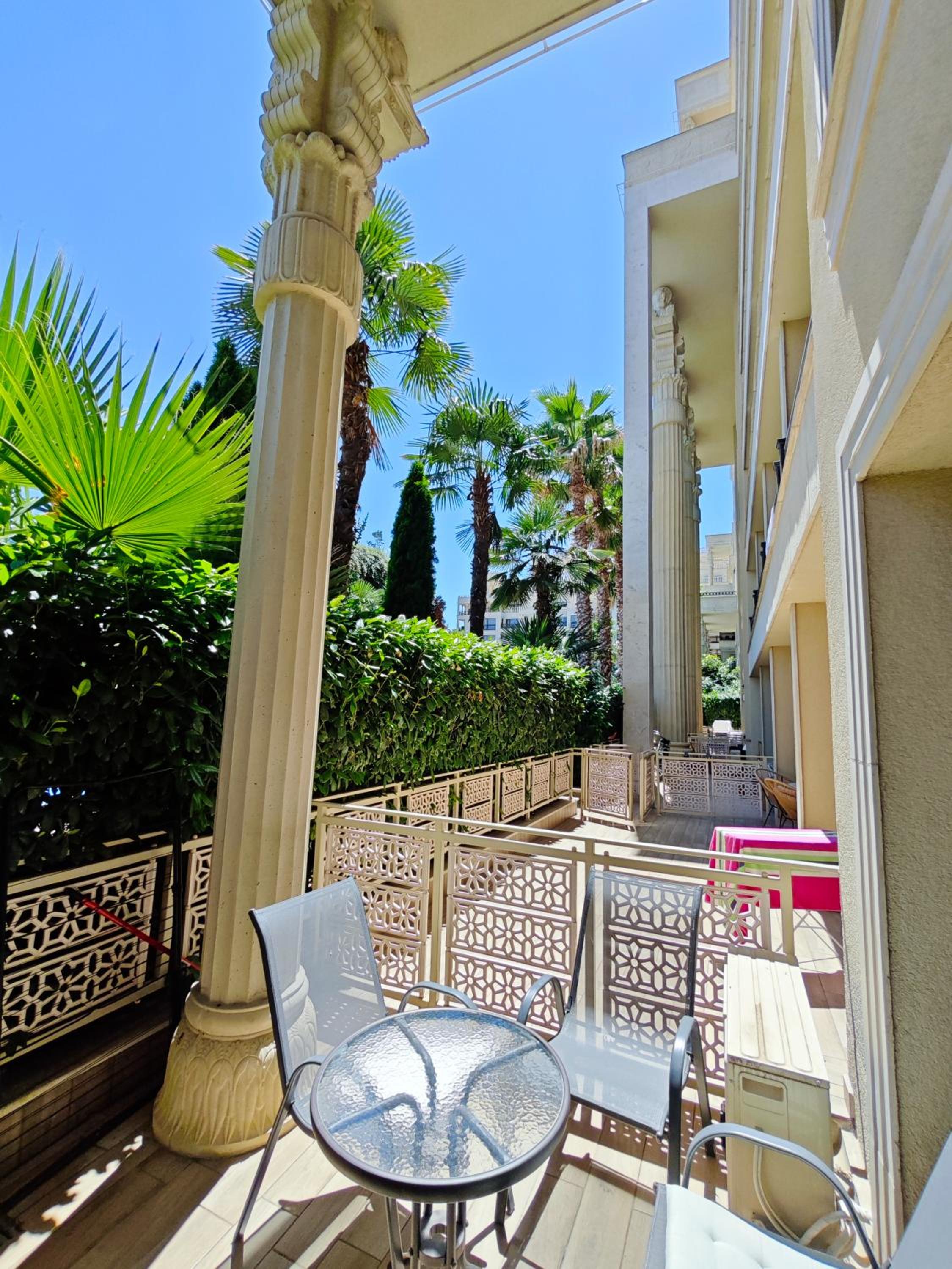 Argisht Marina by the pool