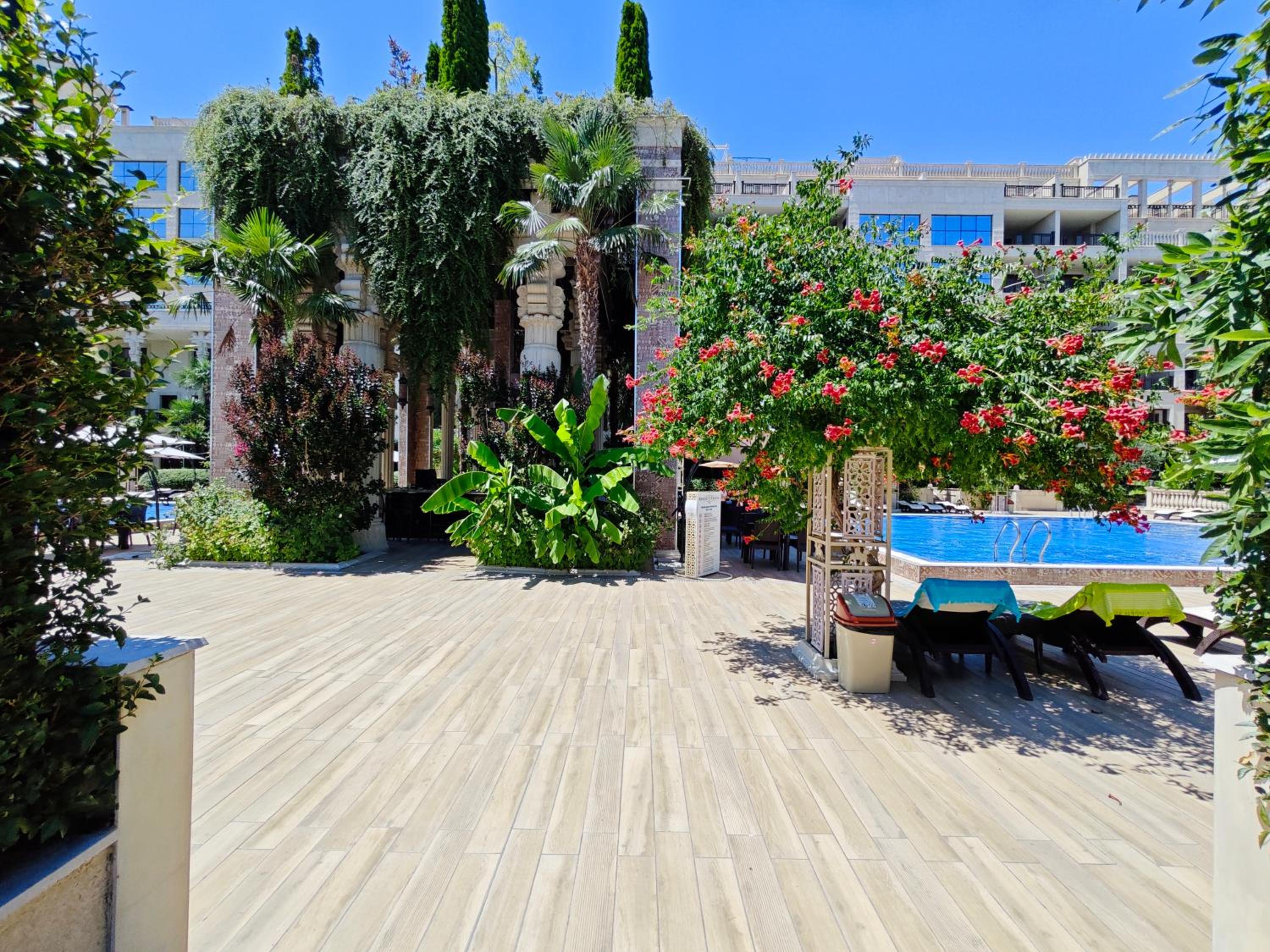 Argisht Marina by the pool