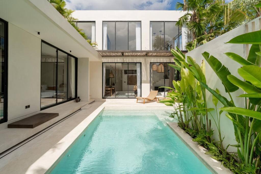Luxurious 3 Bedroom in Canggu view 3