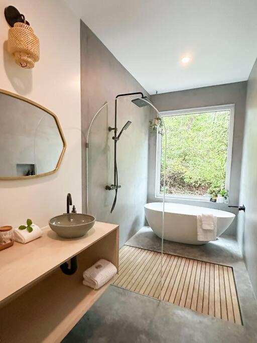 White Haus 2 - Rainforest heaven close to beaches