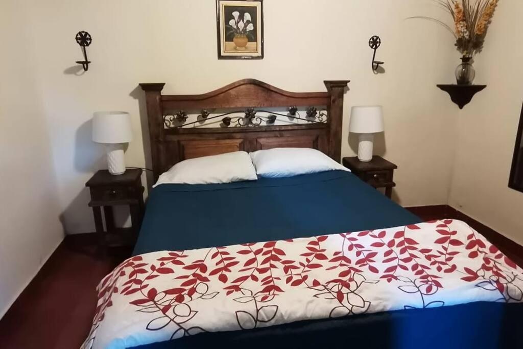 Beautiful Apto 4 blocks from Antigua's Park view 2