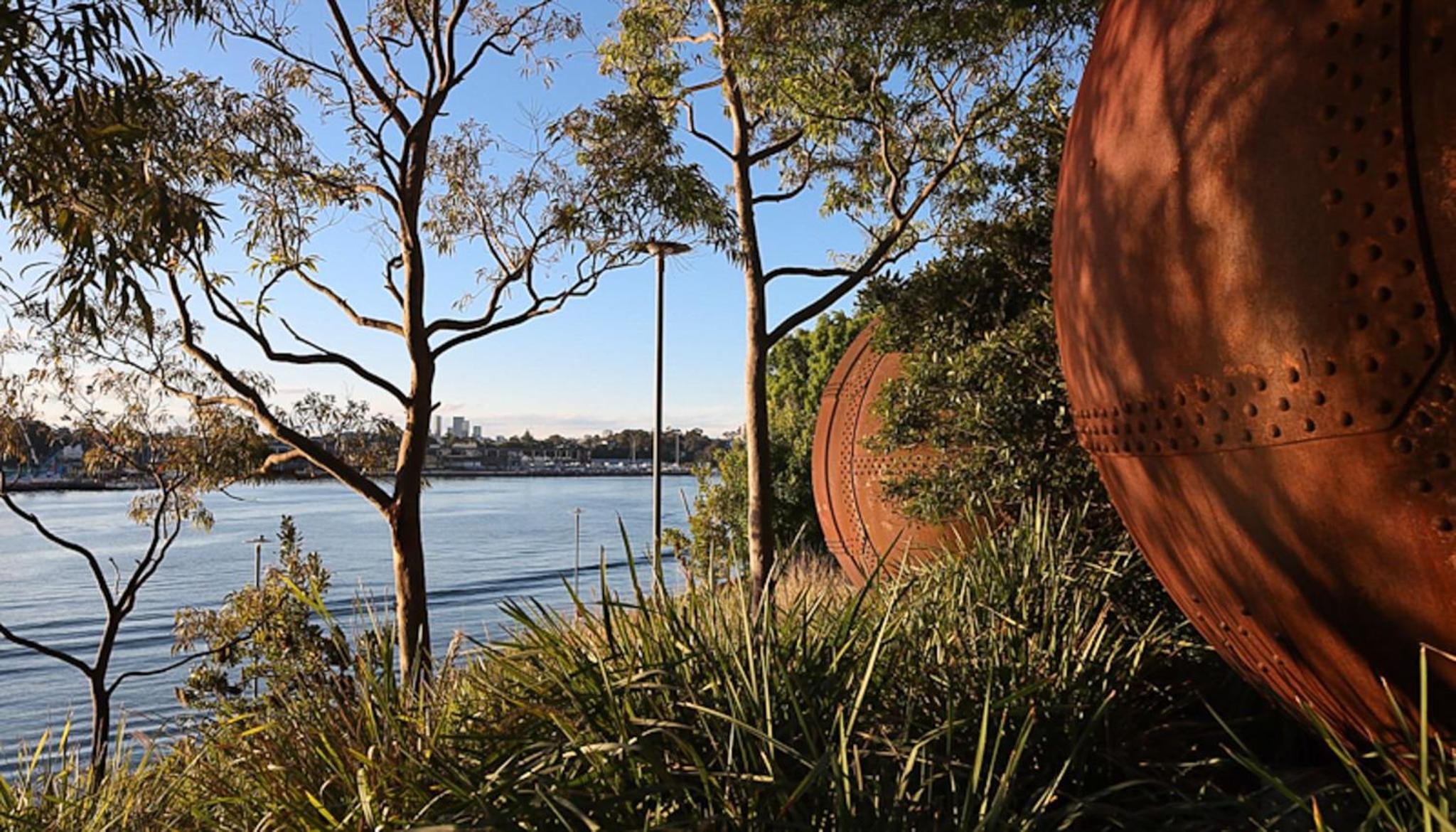 Lux Pyrmont 1 Bed Apt - Parking & Pool Access
