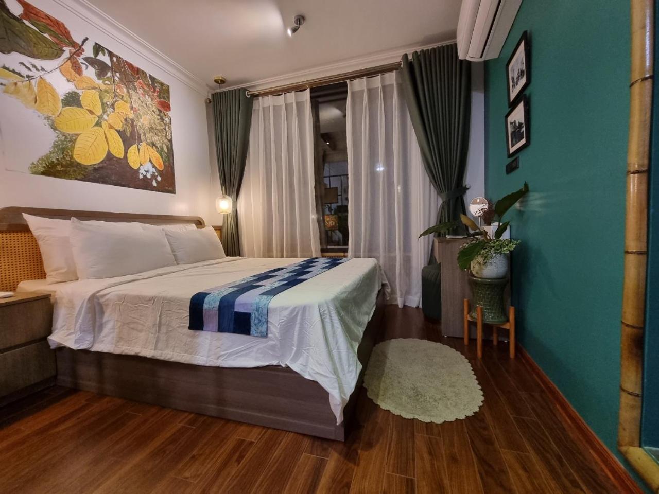 Amazing View, Natural View, 3' To Hoan Kiem Lake, Free Wifi, Netflix, 2 Beds, 1 Toilet-2 Showers
