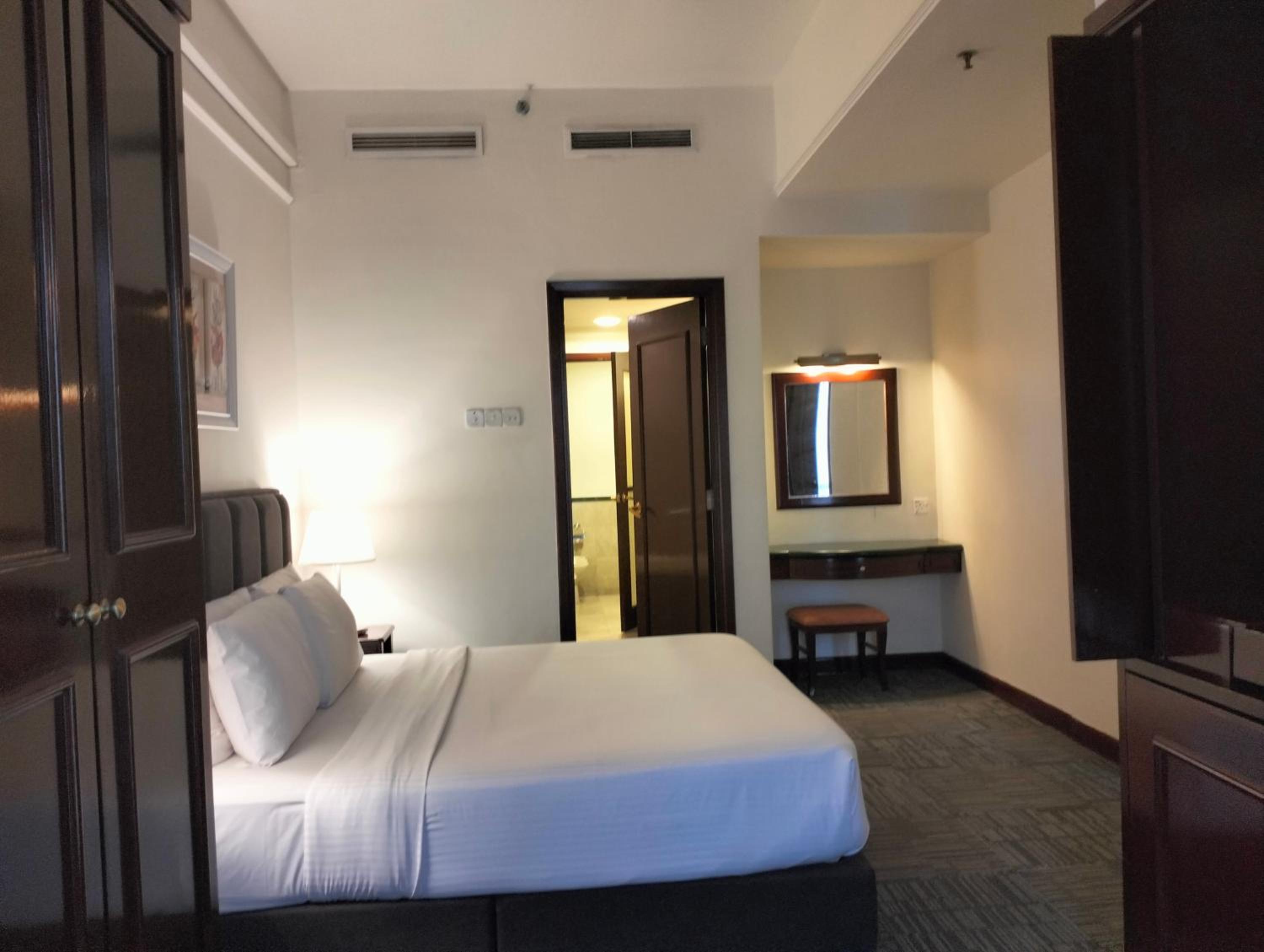 Berjaya Times Square Service Suite By Luna