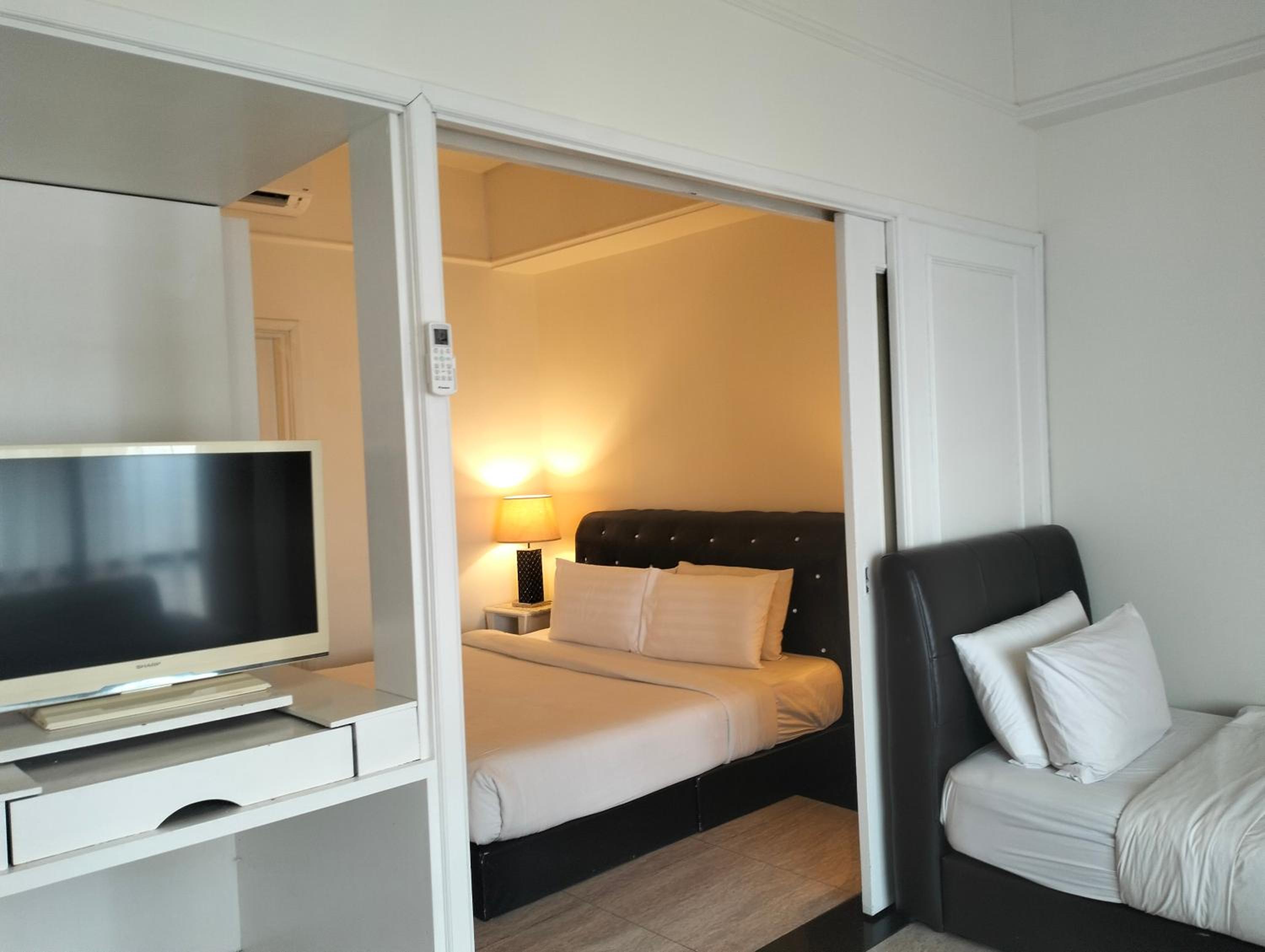 Berjaya Times Square Service Suite By Luna