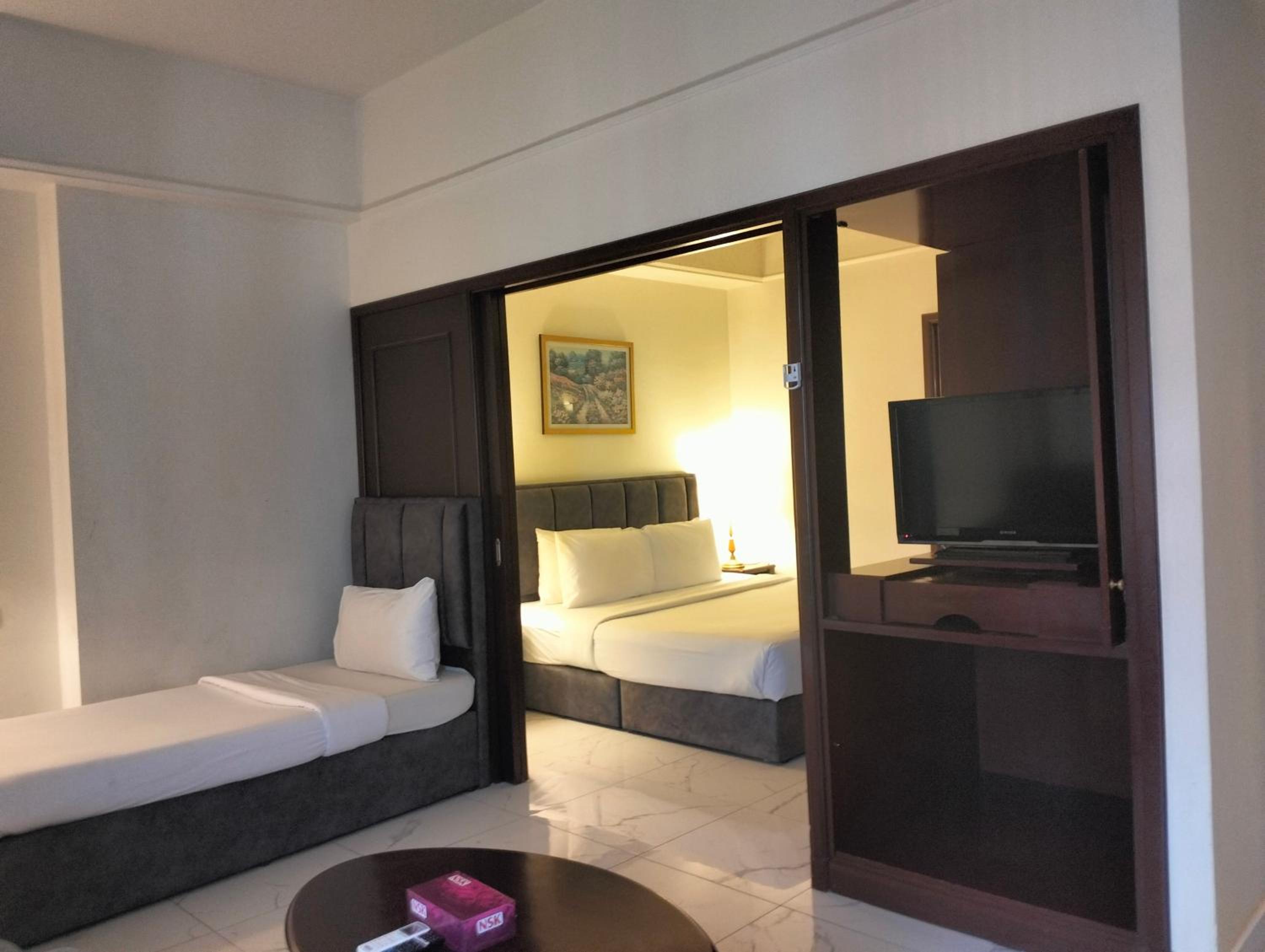 Berjaya Times Square Service Suite By Luna