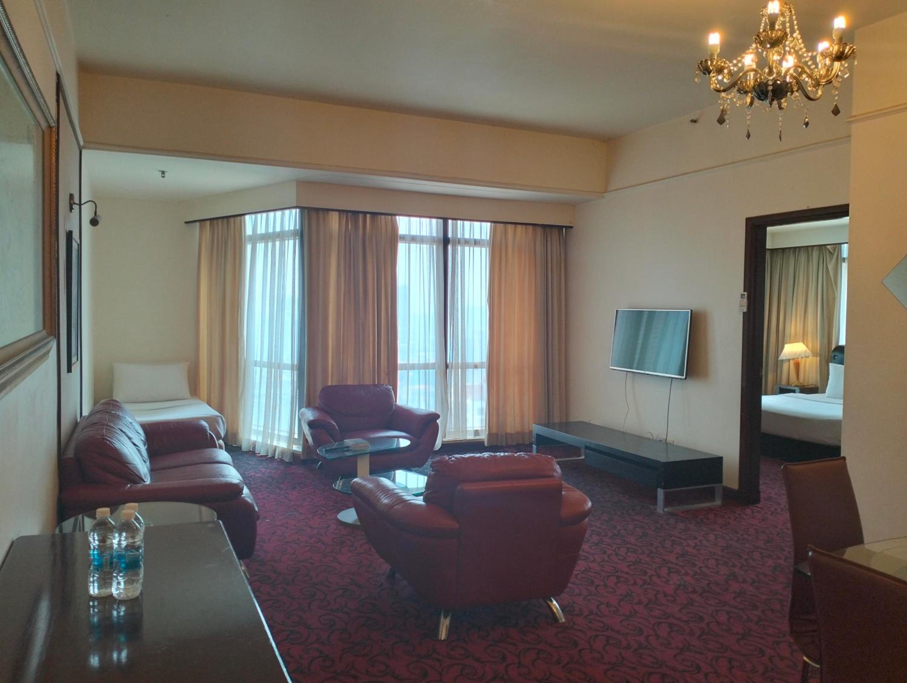 Berjaya Times Square Service Suite By Luna