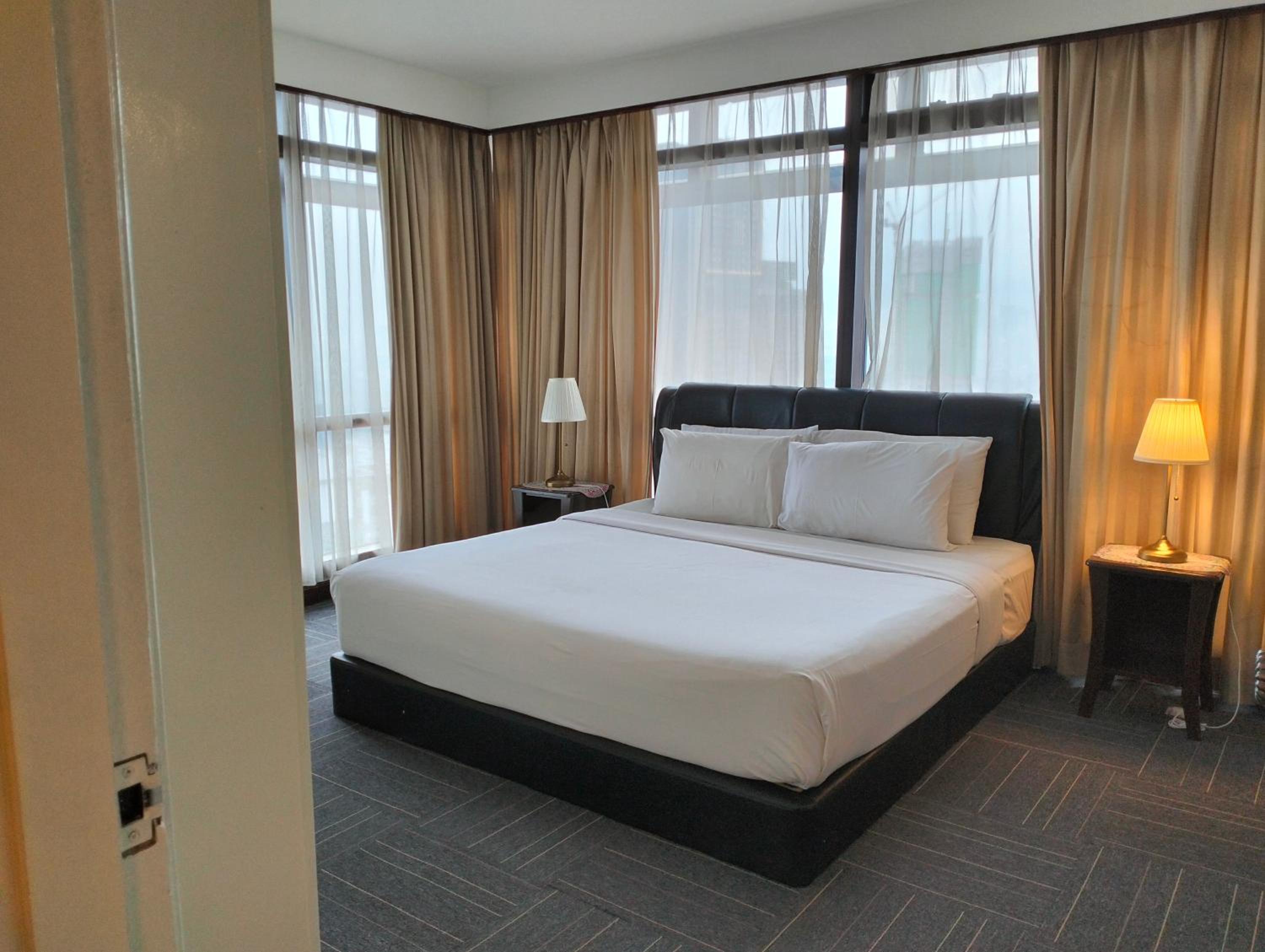 Berjaya Times Square Service Suite By Luna