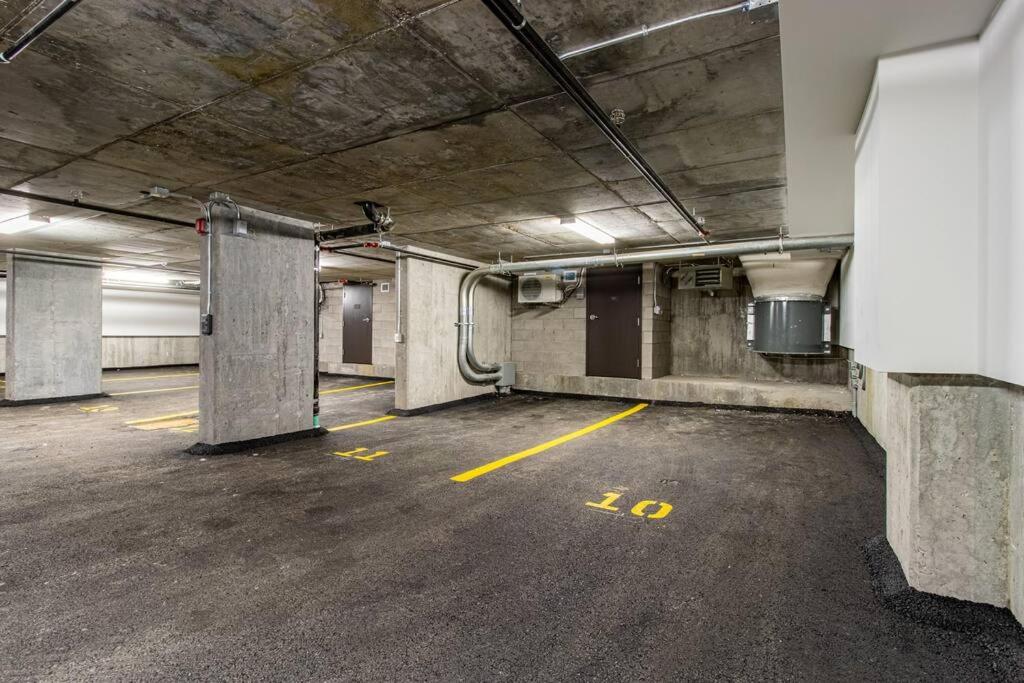 City Center, 2 bathroom, AC, Parking, Pool