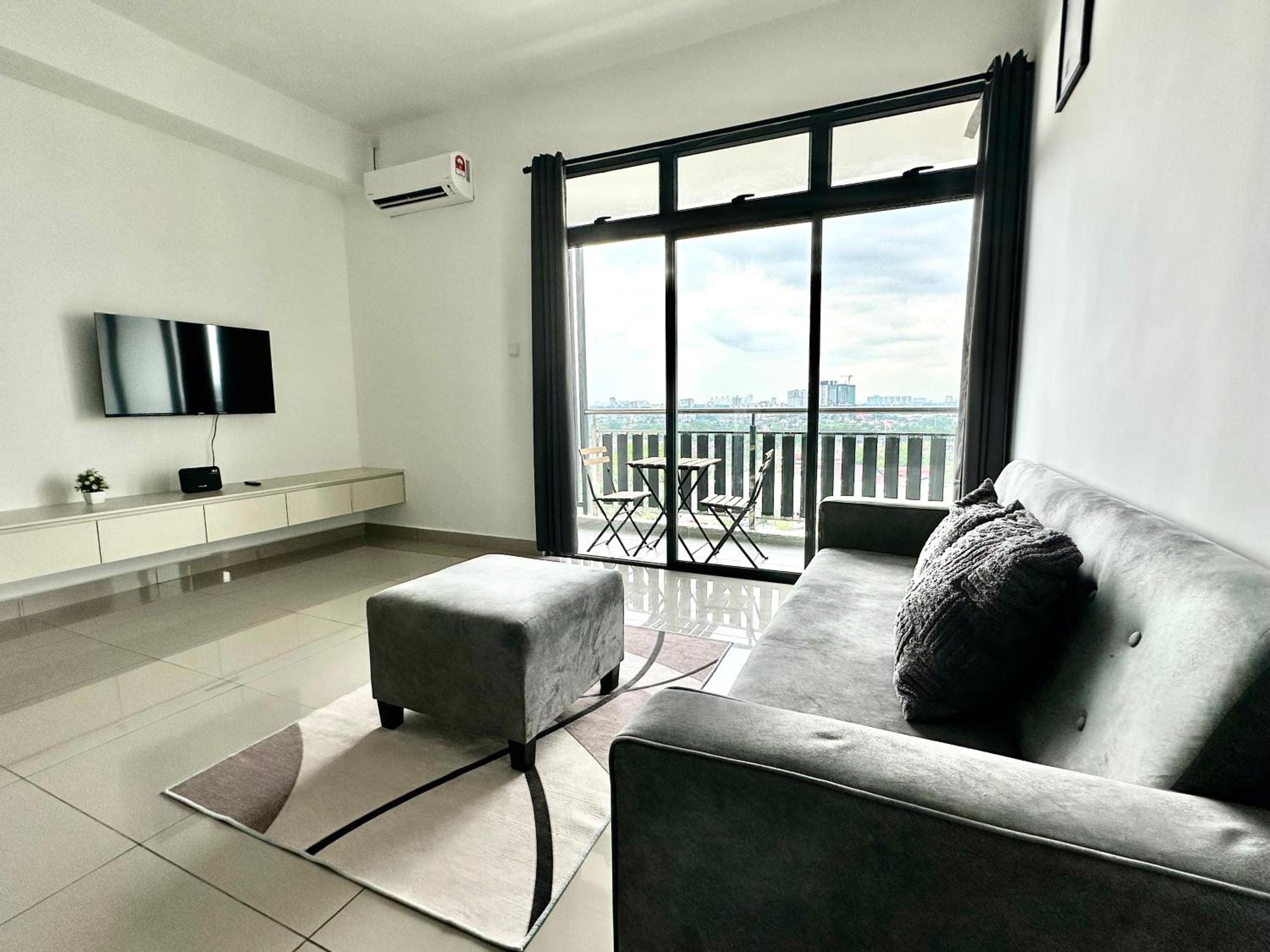 Cozy Studio KSL Residence2 Jb