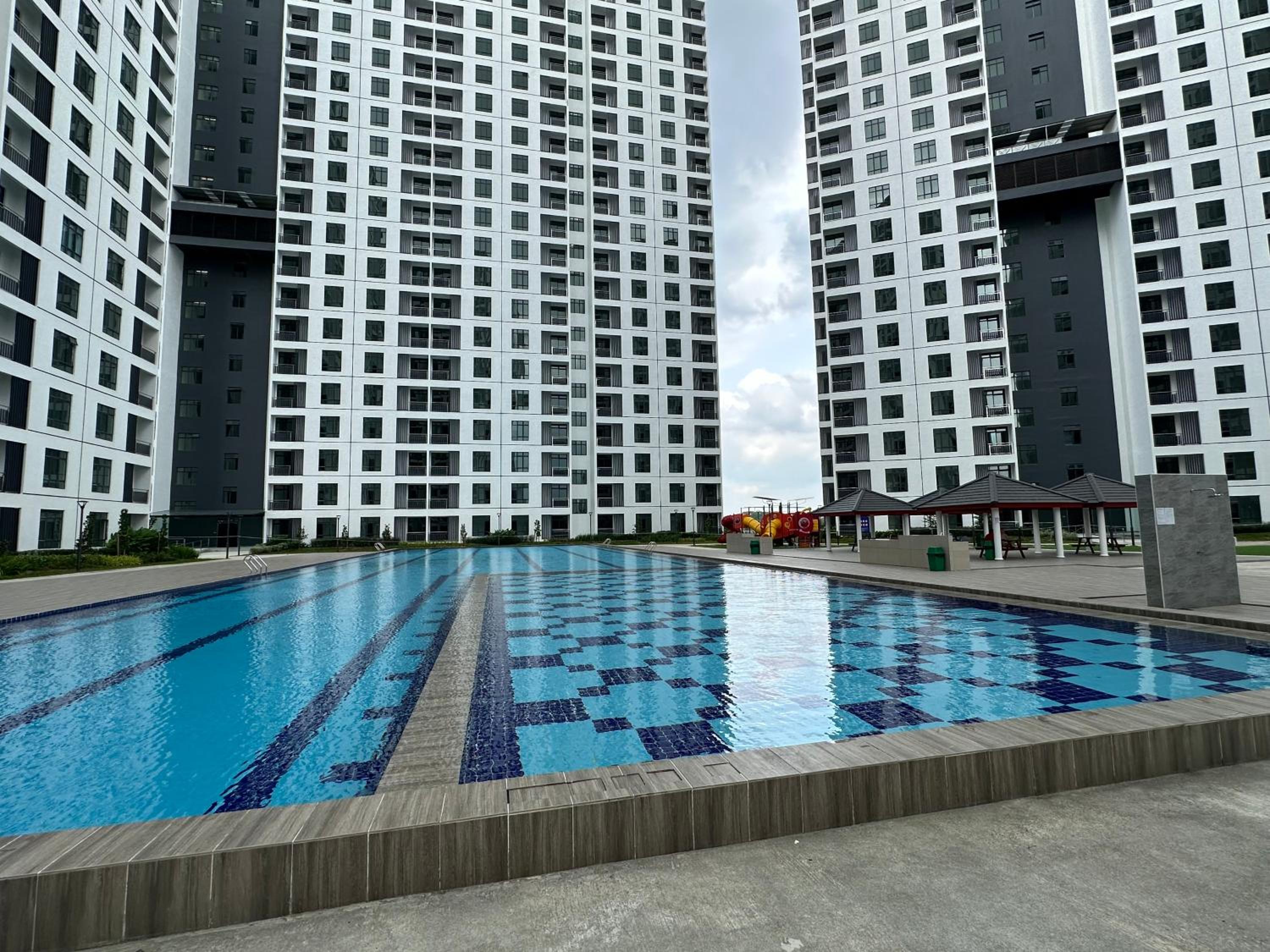 Cozy Studio KSL Residence2 Jb