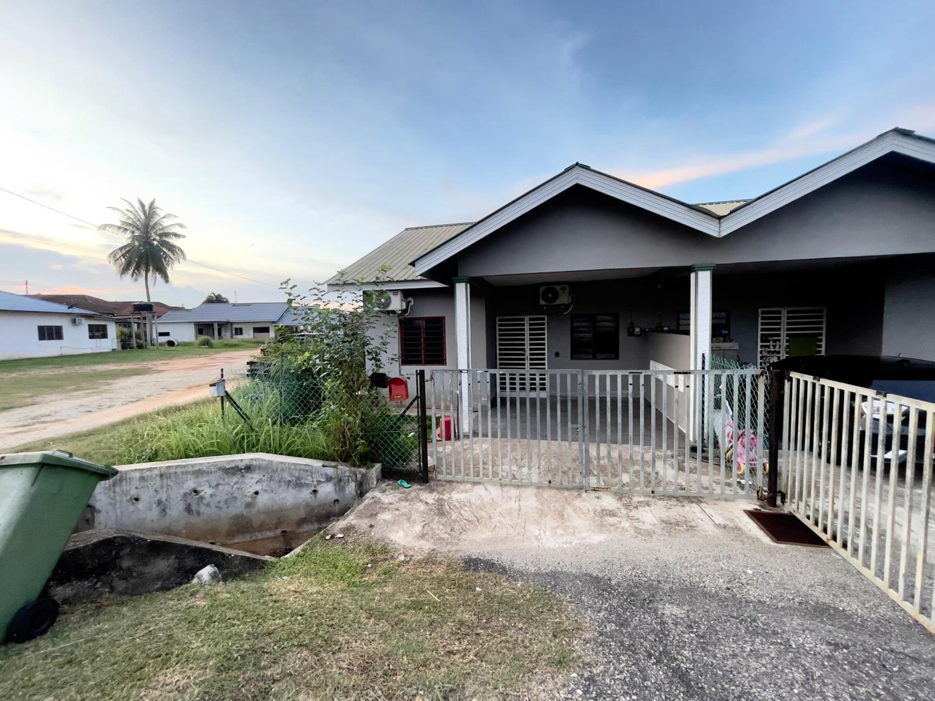 Rania Homestay Beserah Kuantan