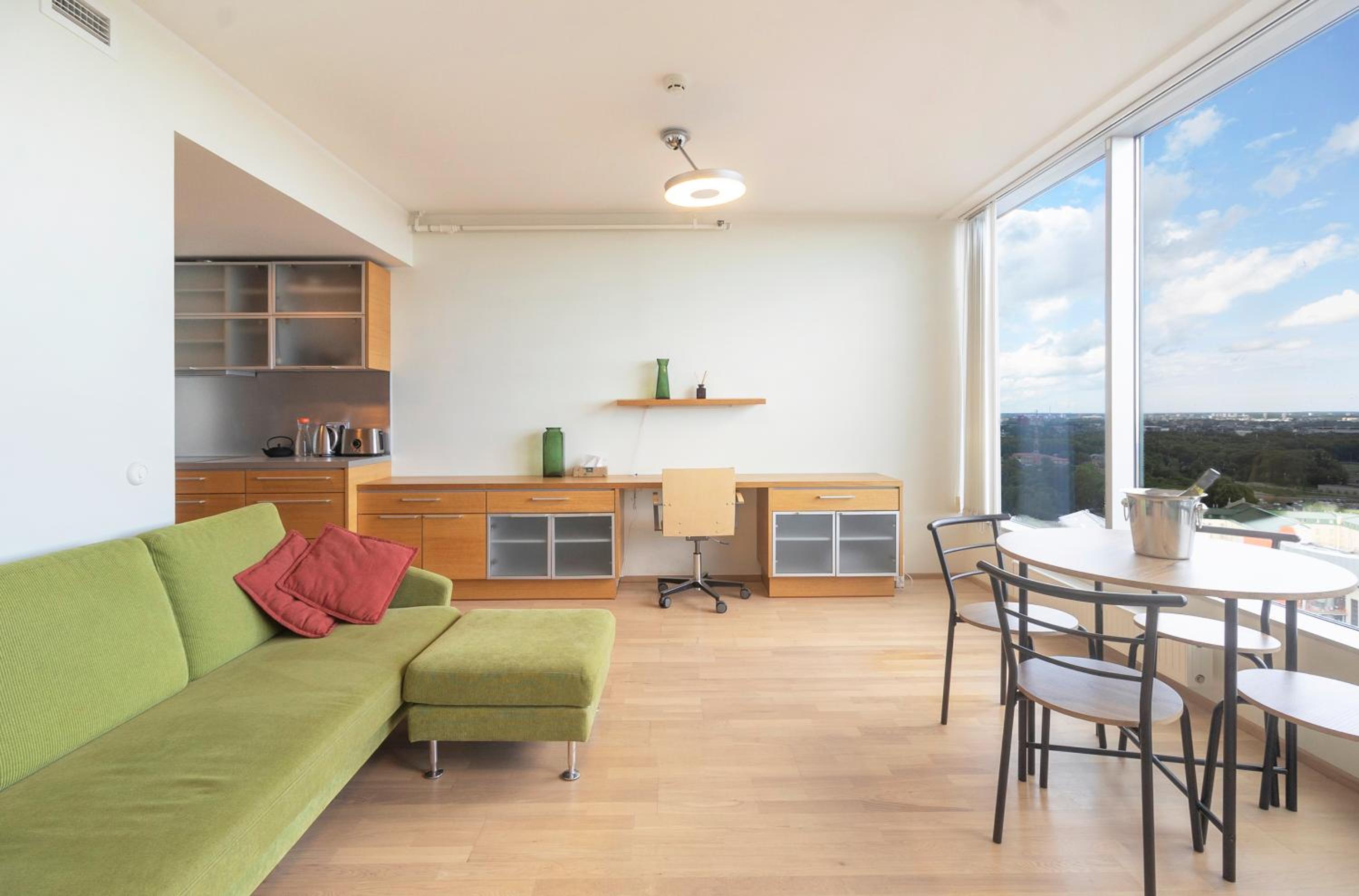 Revalia Fahle Airport Bus-Station Apartments with Best views