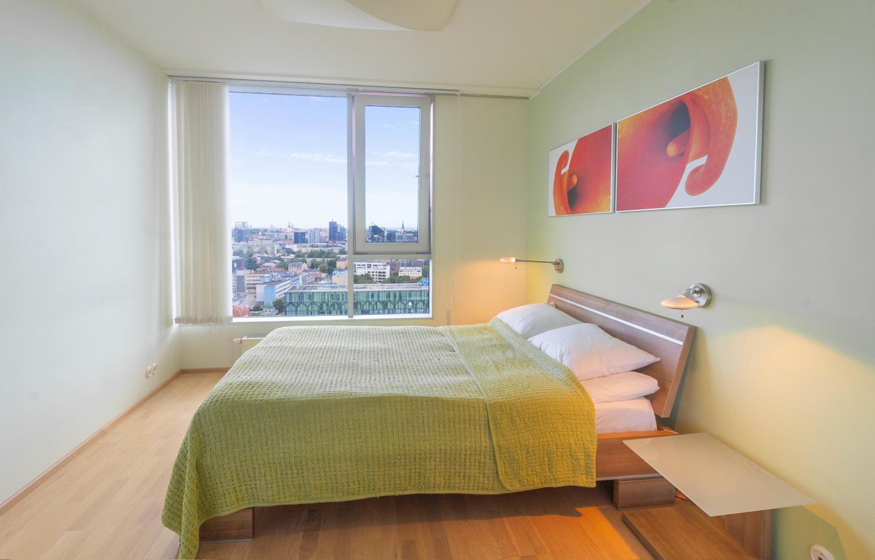 Revalia Fahle Airport Bus-Station Apartments with Best views