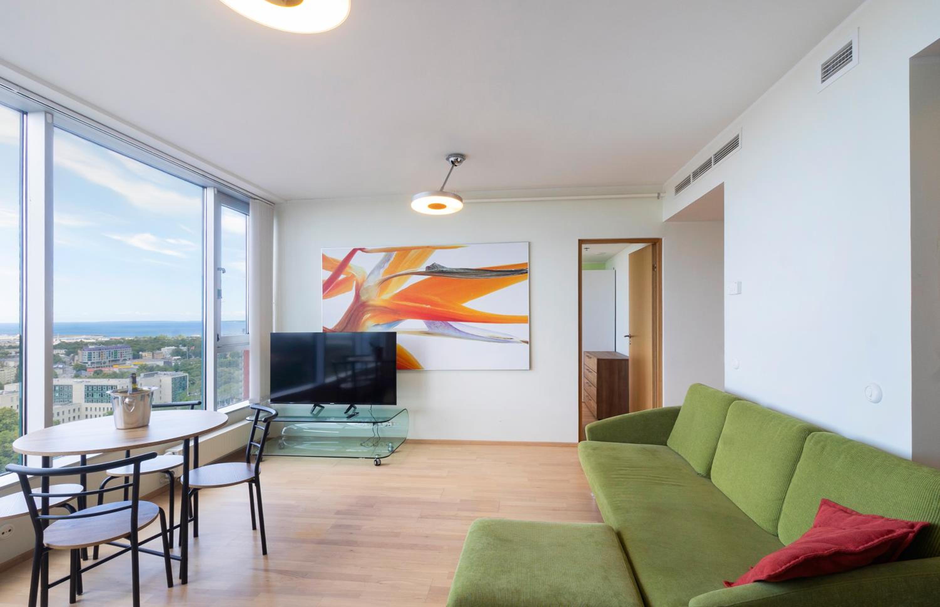 Revalia Fahle Airport Bus-Station Apartments with Best views