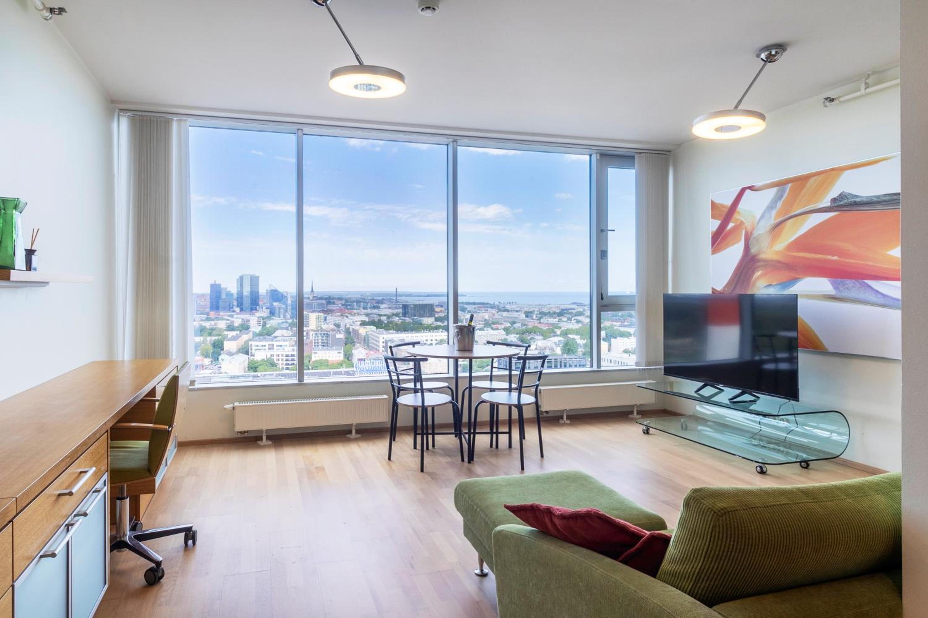 Revalia Fahle Airport Bus-Station Apartments with Best views