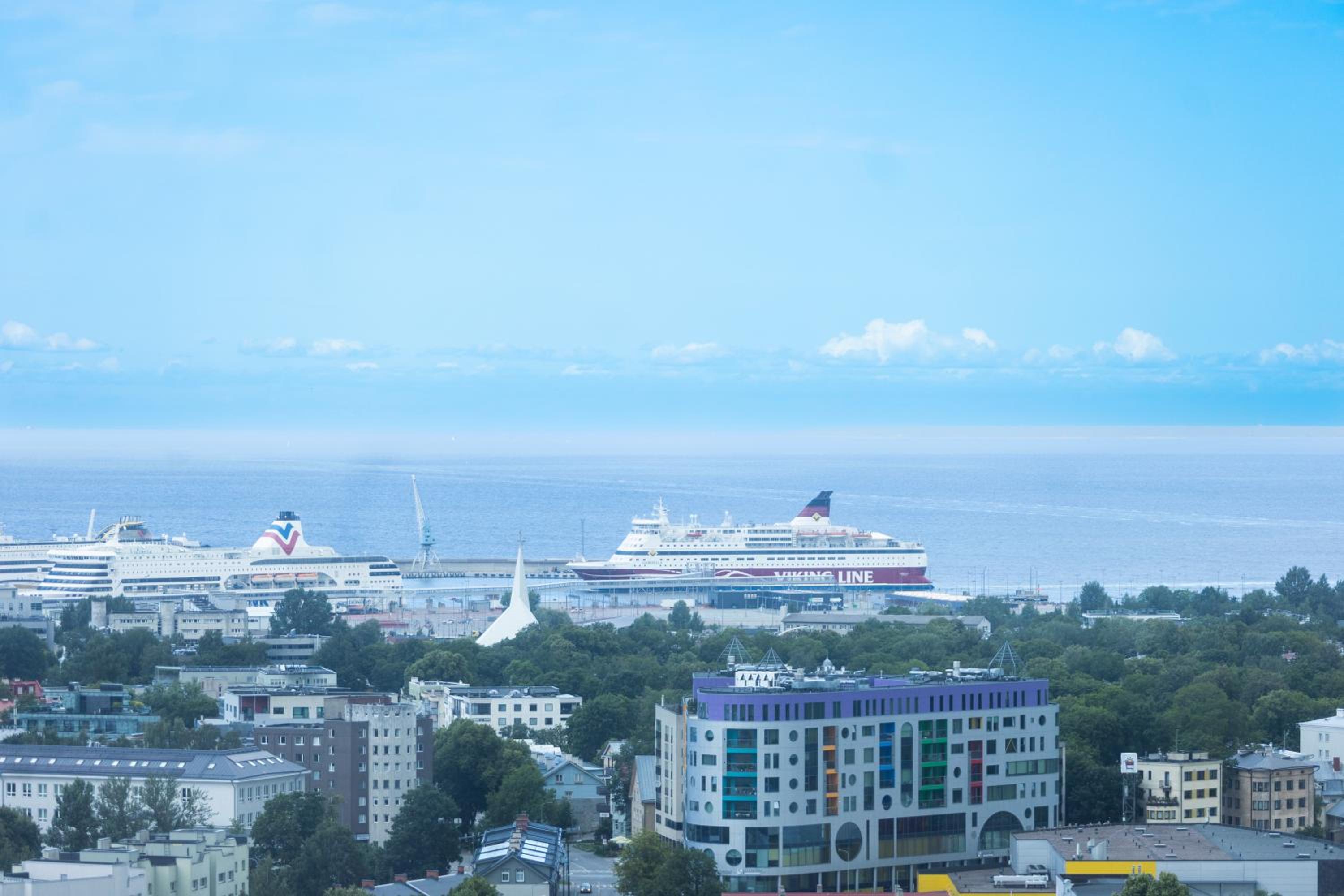 Revalia Fahle Airport Bus-Station Apartments with Best views