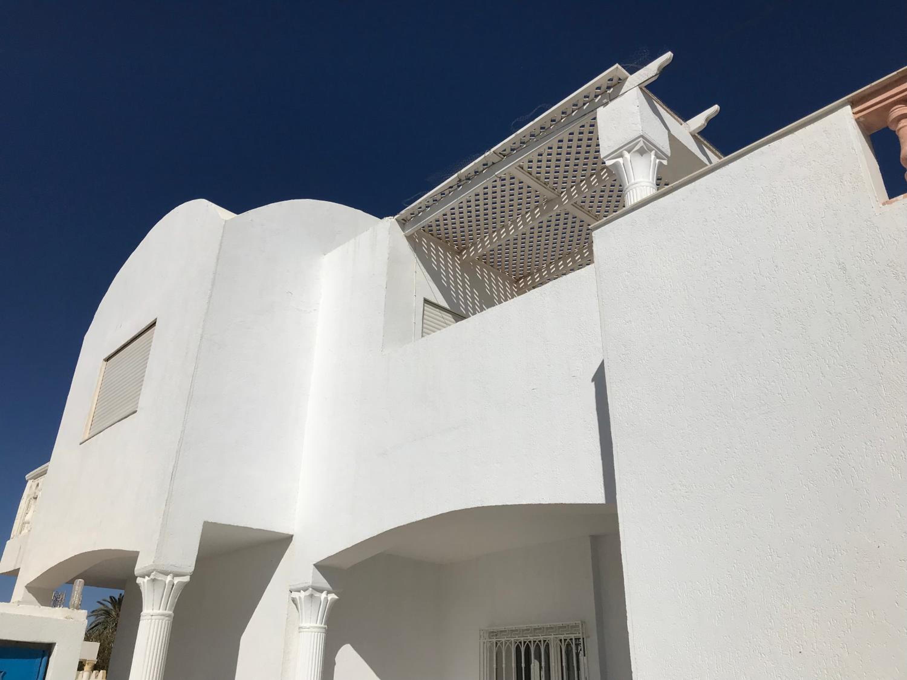 Villa moderne bord de plage, terrasse magnifique avec vue sur mer, Zarzis view 2