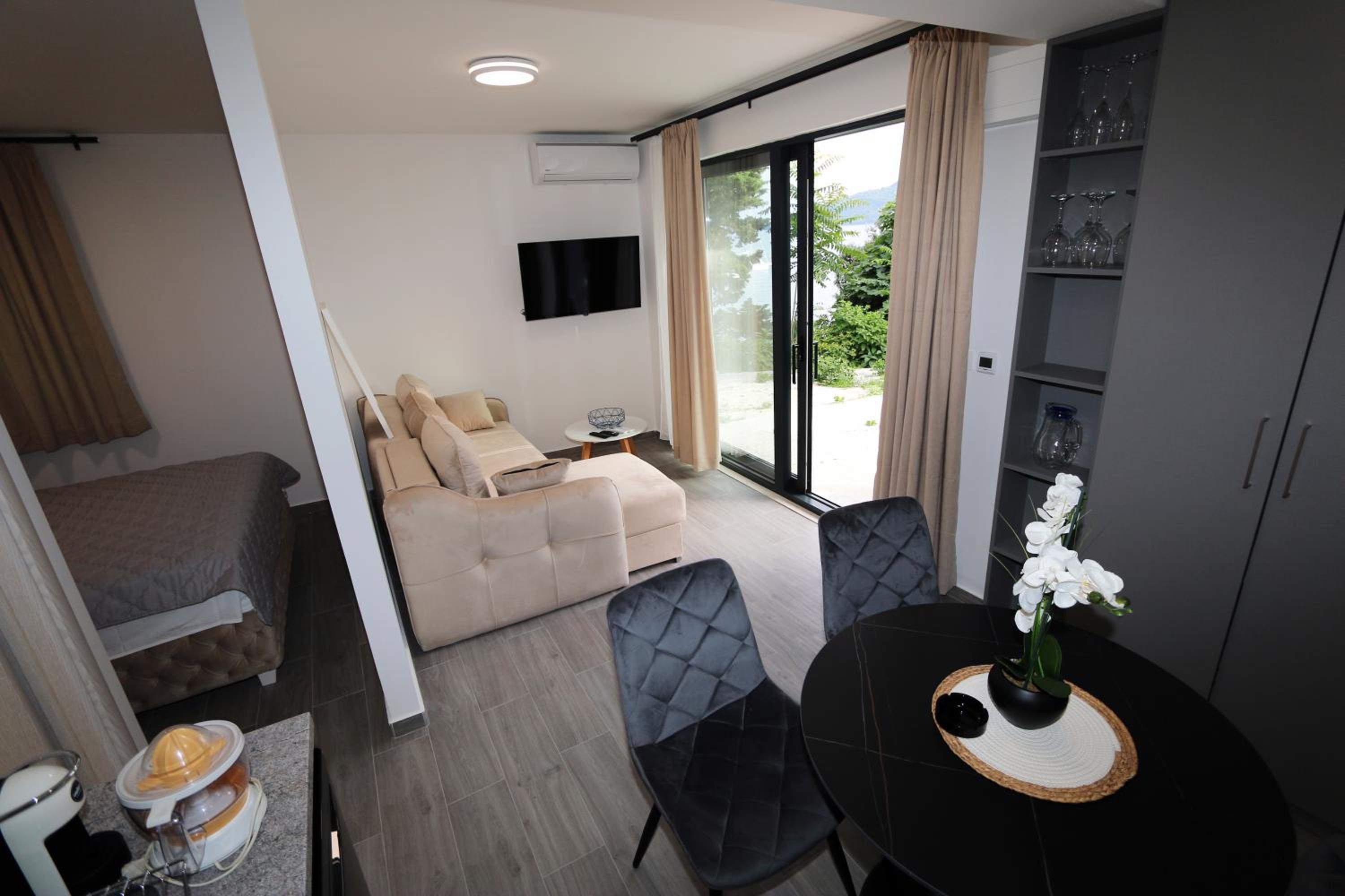 Apartments Port View