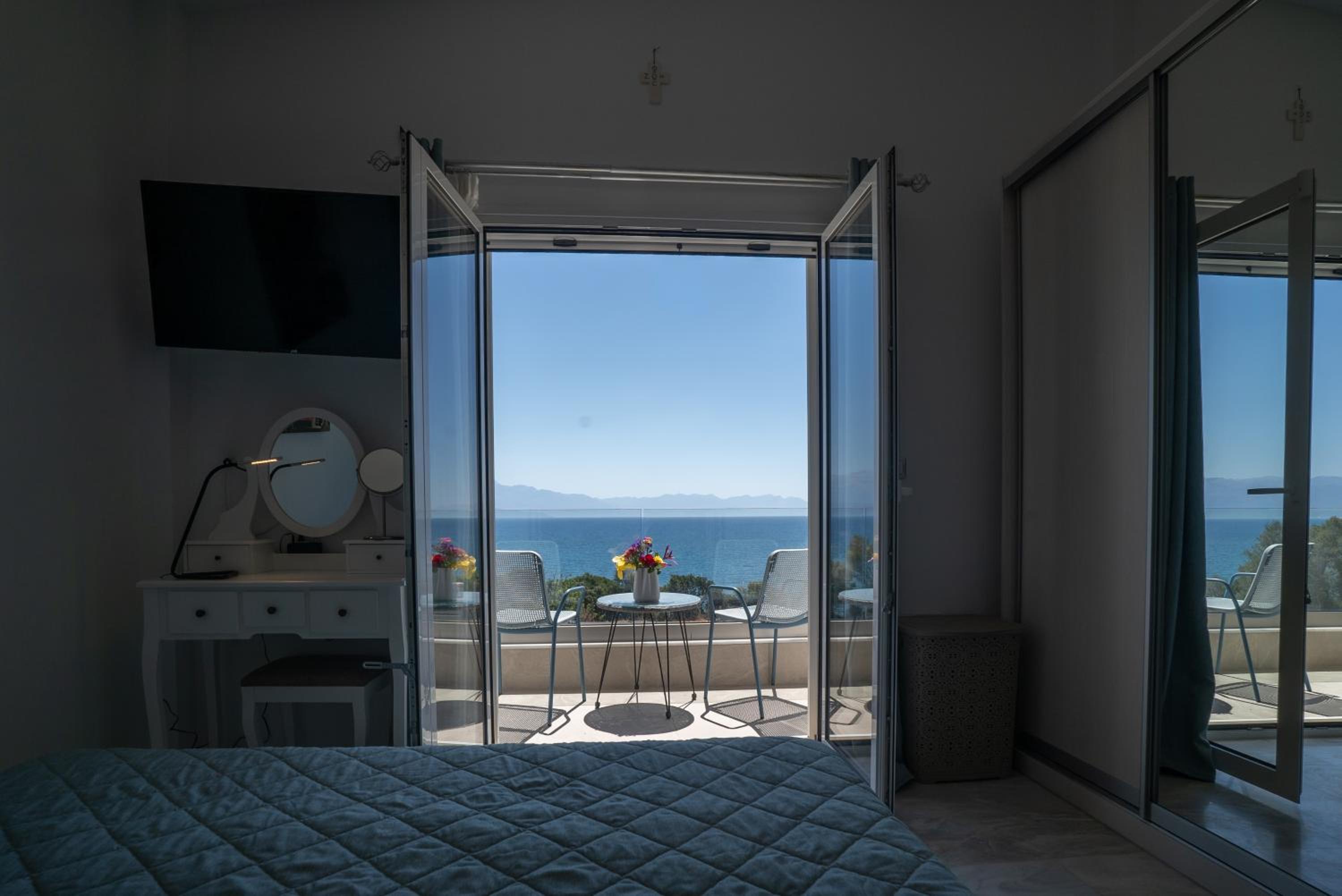 Kirke's Nest Apartments photo 2