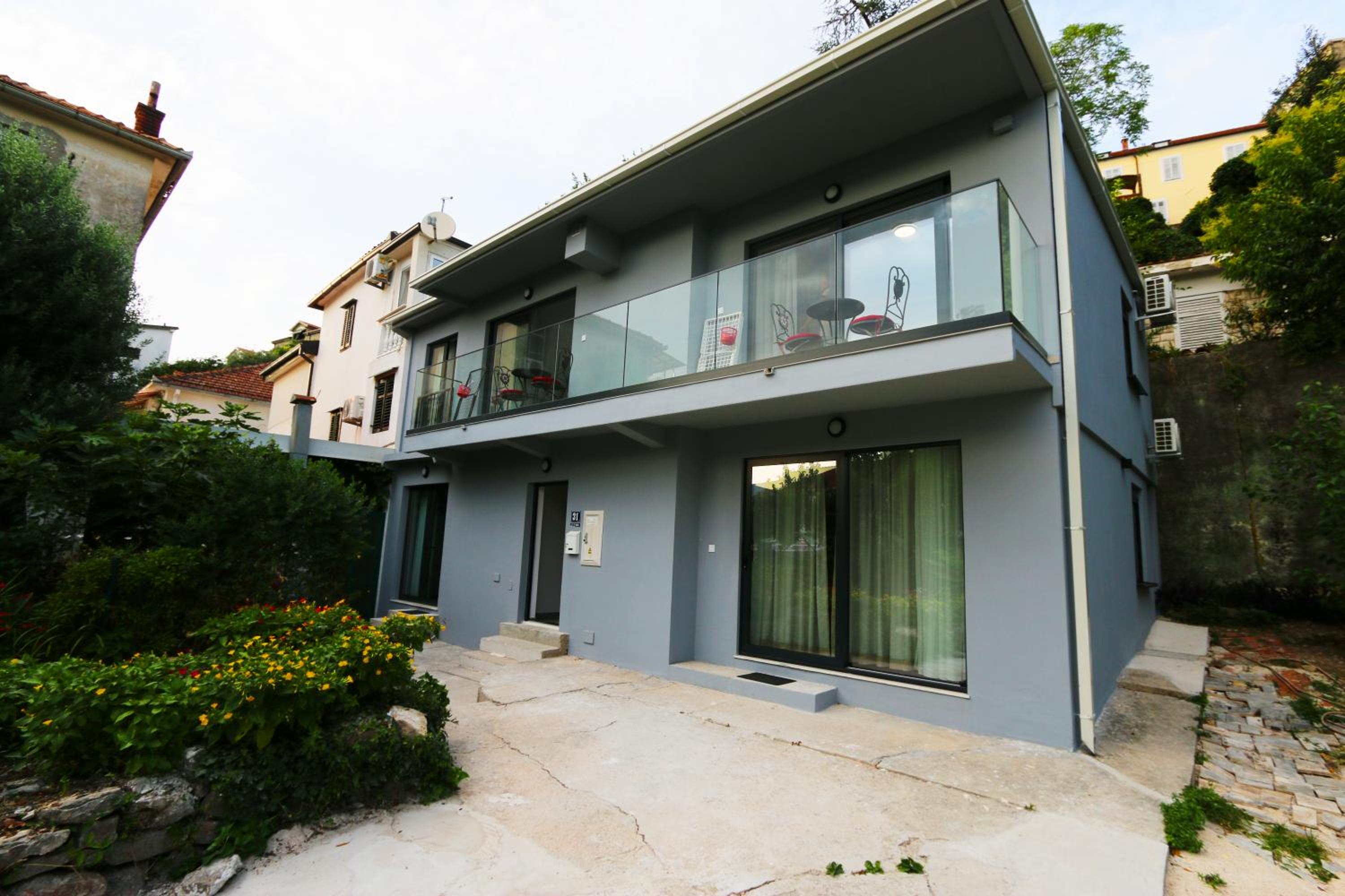 Apartments Port View