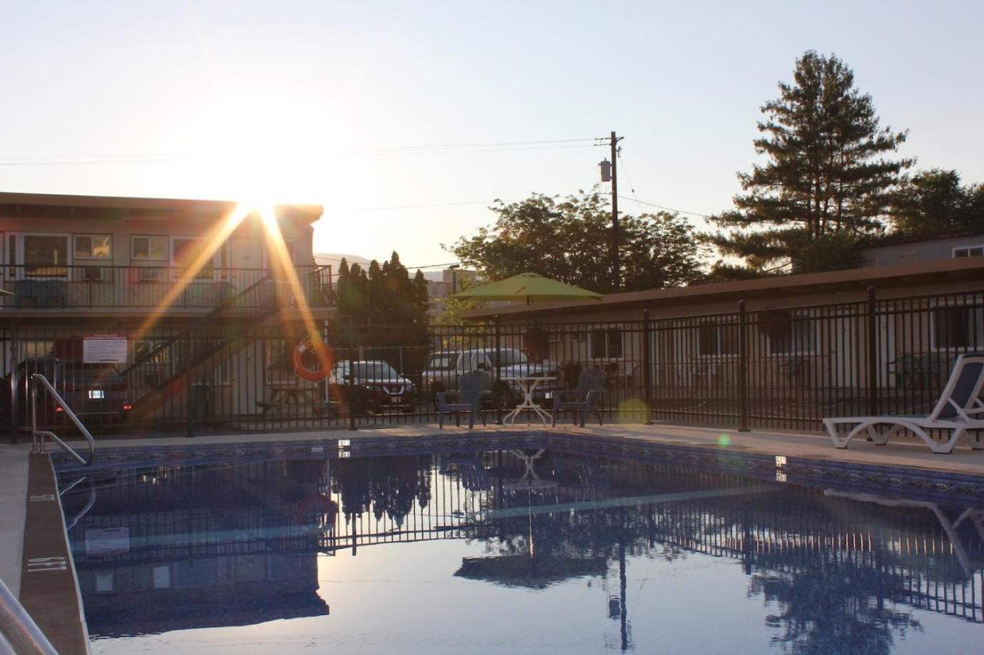 Flamingo Motel