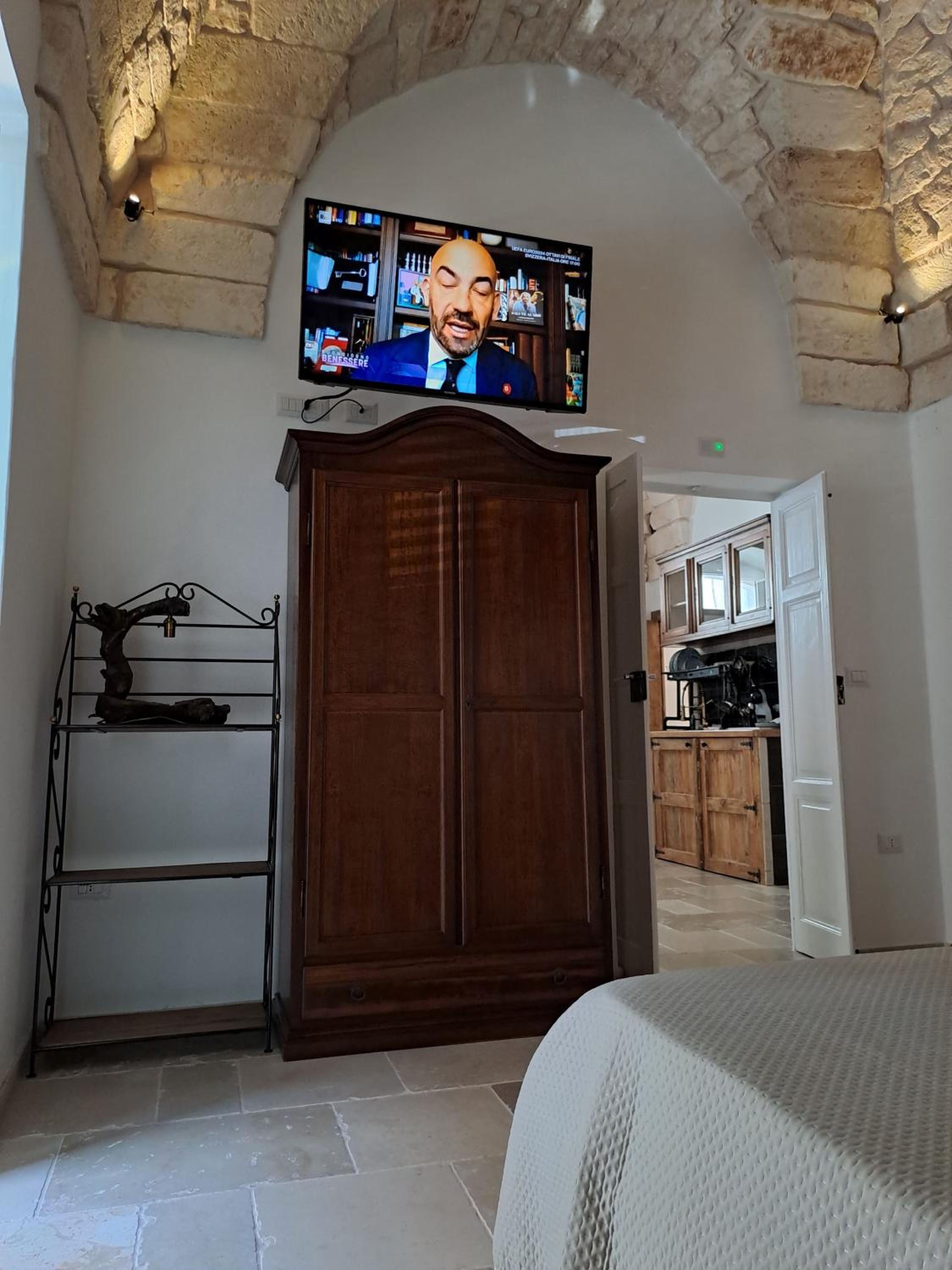 PETRAKIs HOUSE