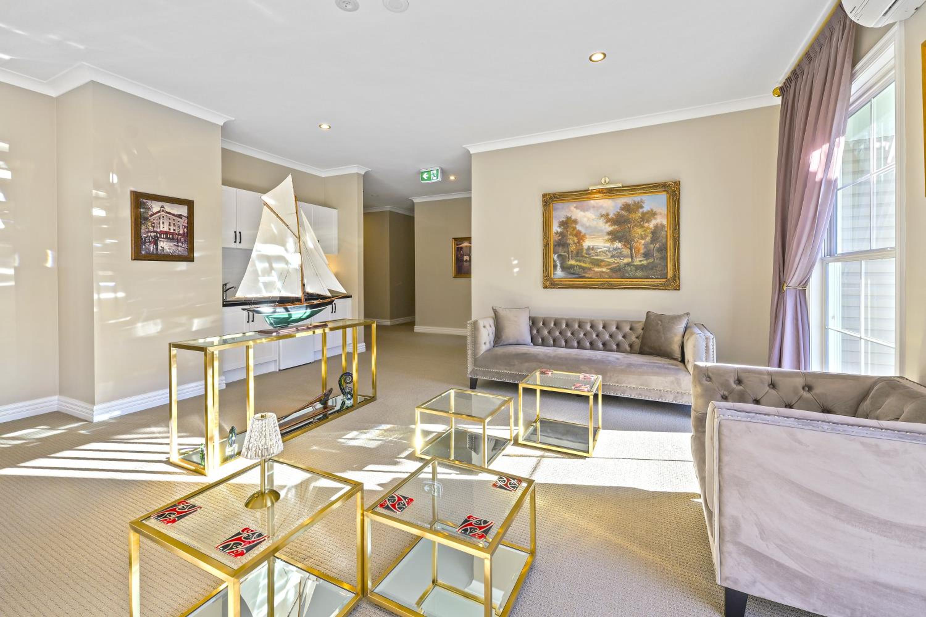 Kerami Manor & Day Spa