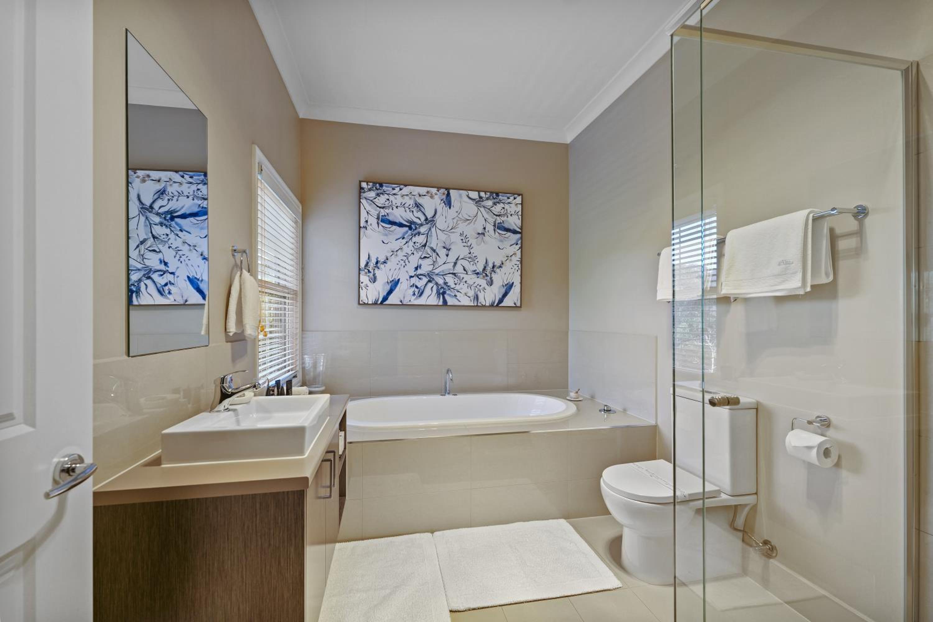 Kerami Manor & Day Spa
