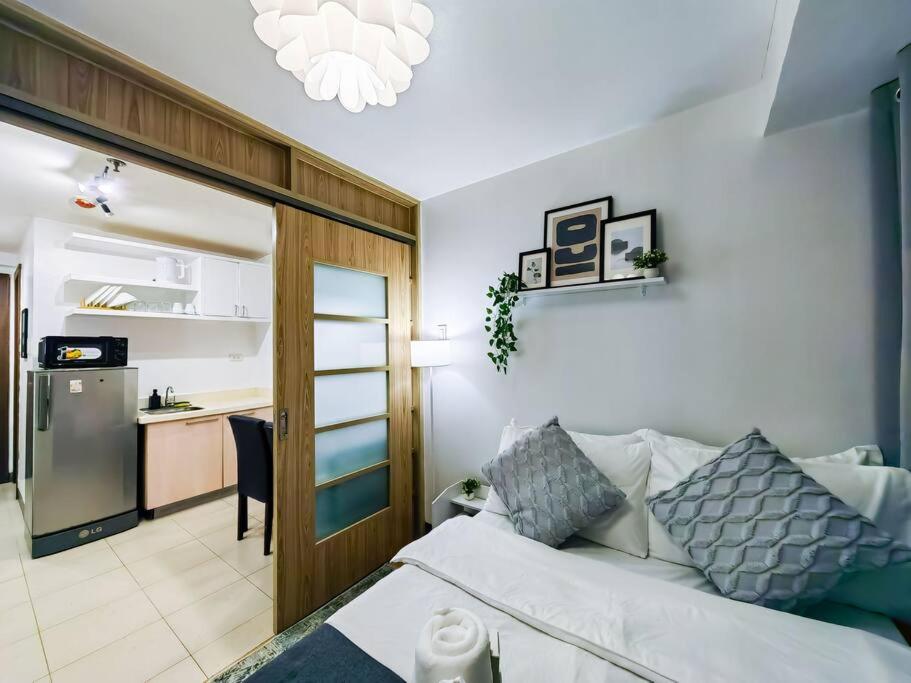 1BR Condotel Ridgewood Towers Taguig City #RW03 view 5