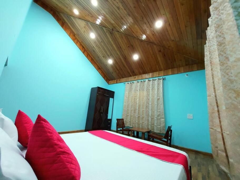 BnBBuddy Himalayan 3BR Farmstay wid Lawn Near Manali view 5